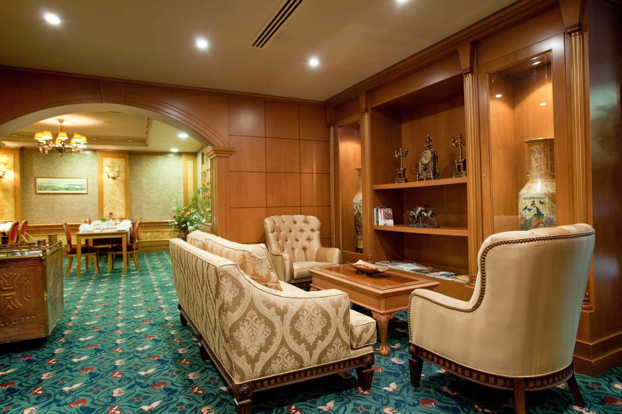 Hotel Oran 4*