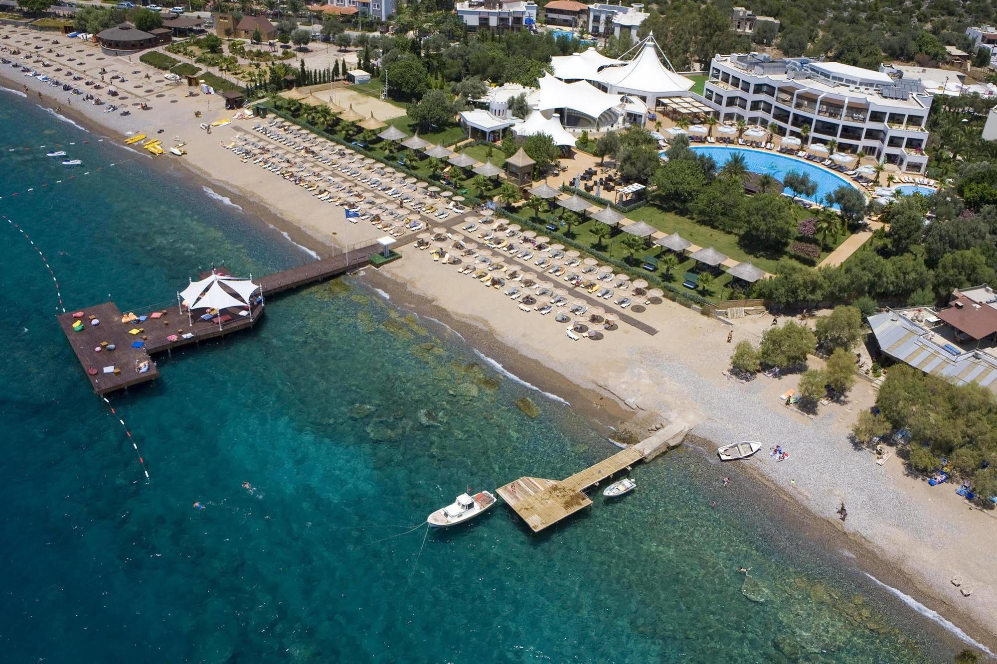Latanya Park Resort 4*