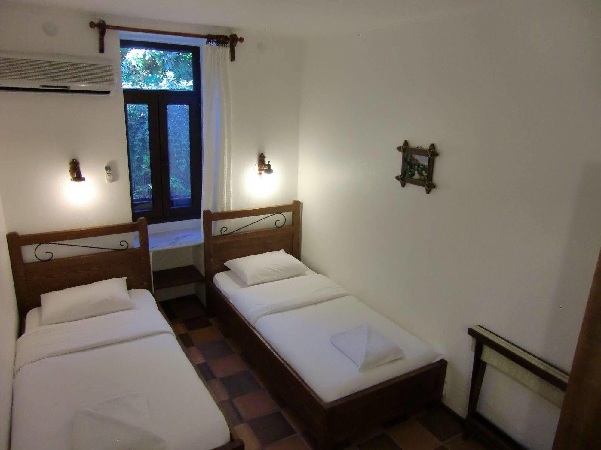 Happy Caretta Guest house 3*