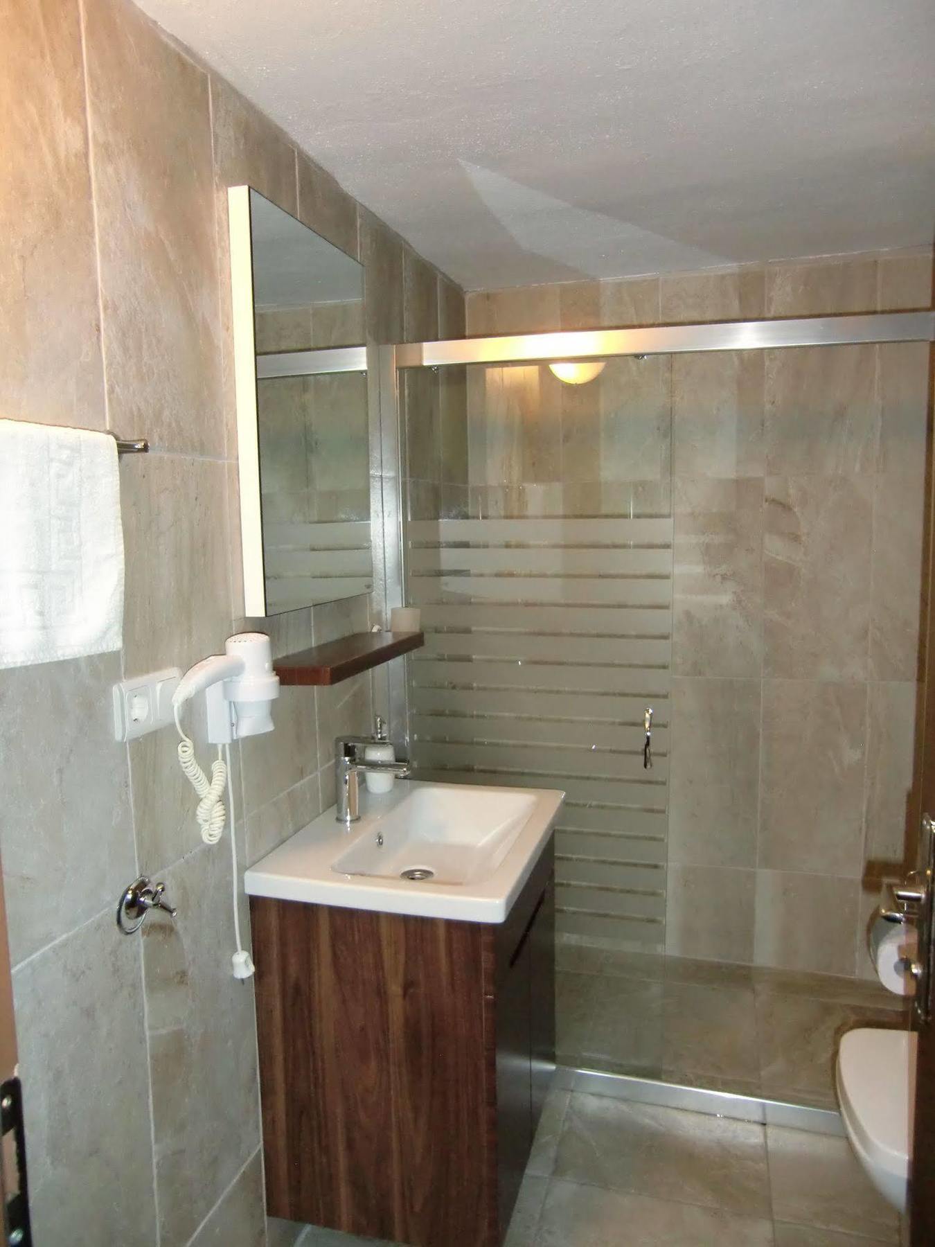 Guest house Happy Caretta 3*
