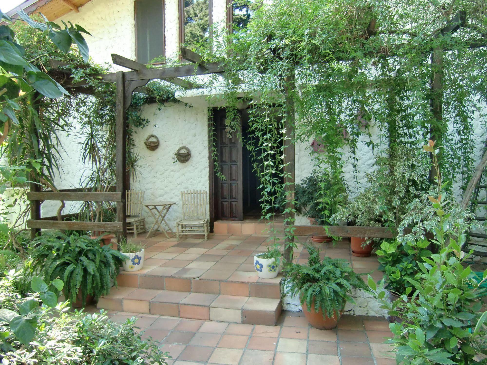 Guest house Happy Caretta 3*