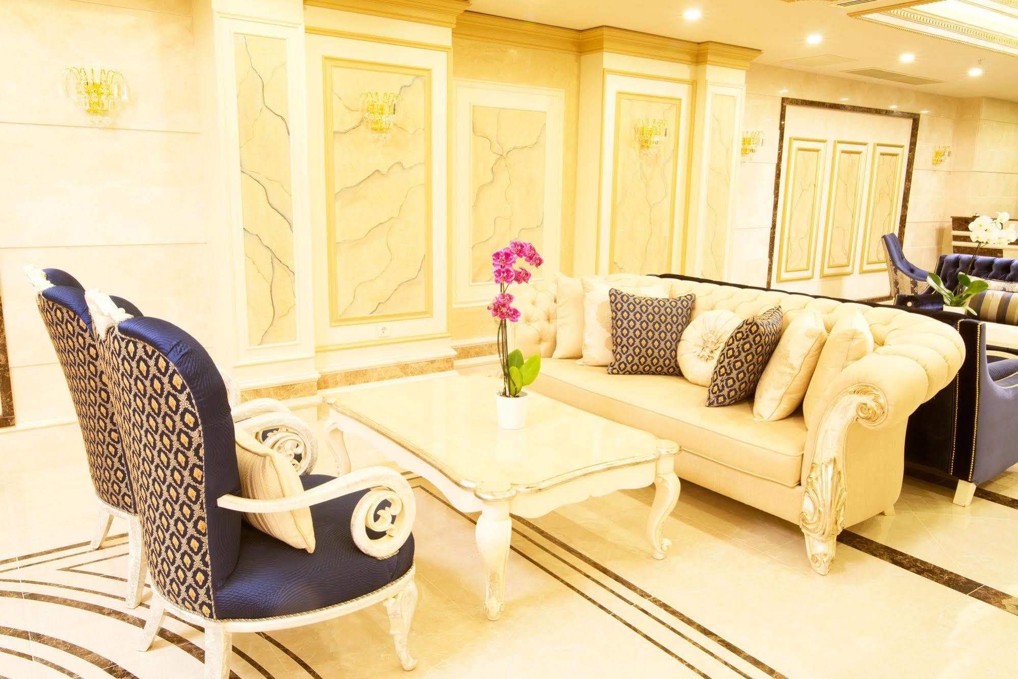 Halifaks Hotel 4*
