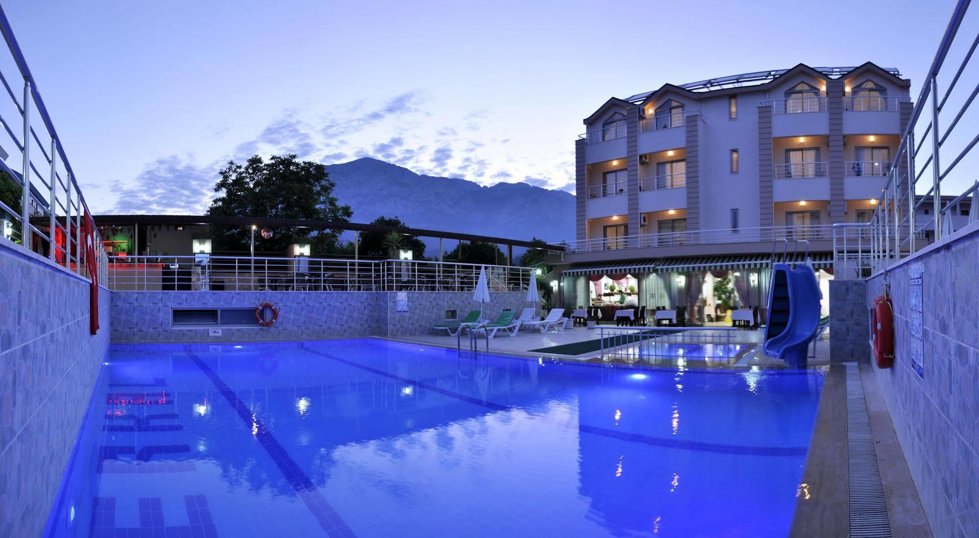 Hotel Erkal 4*