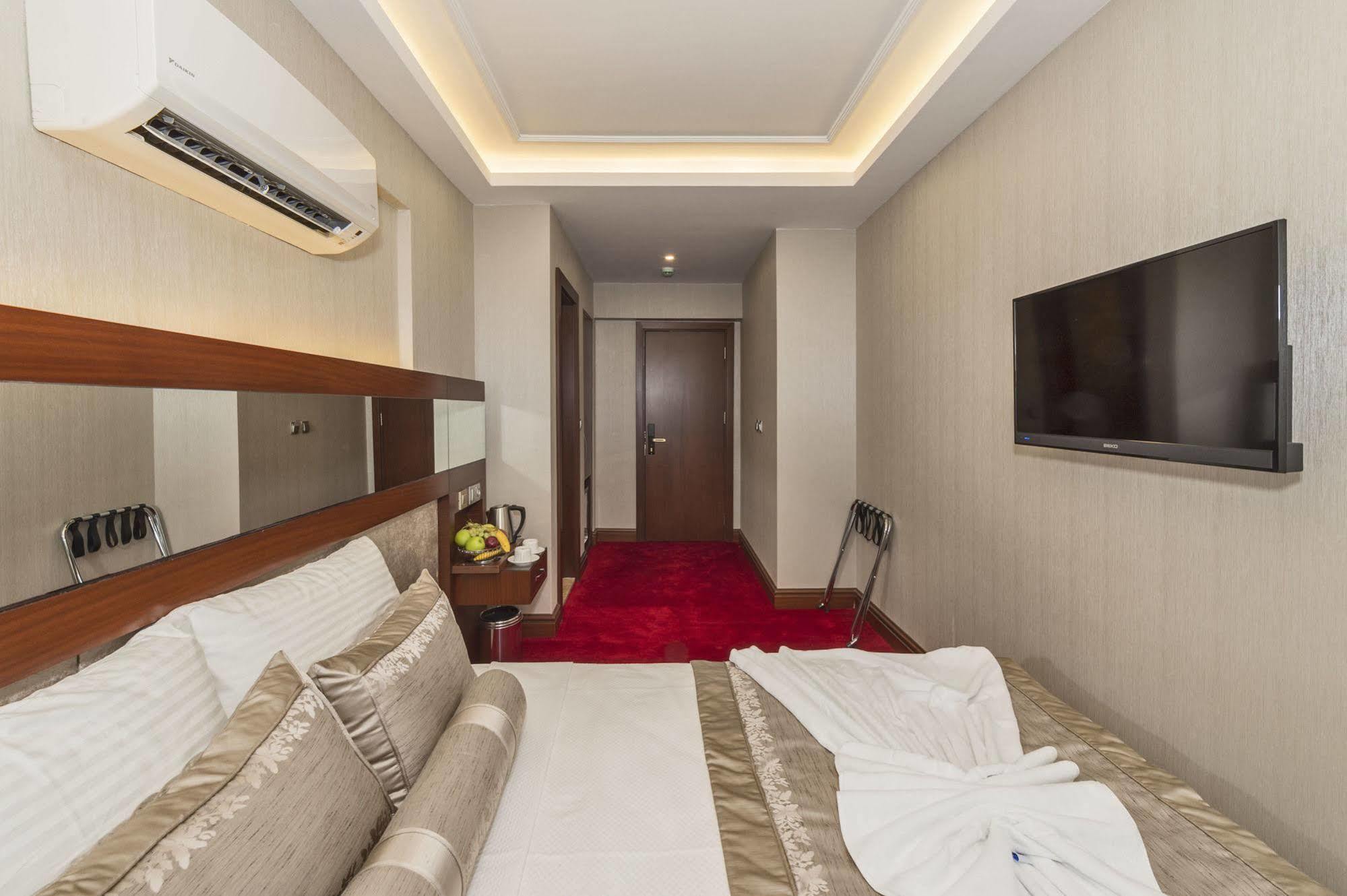 Escardin Hotel