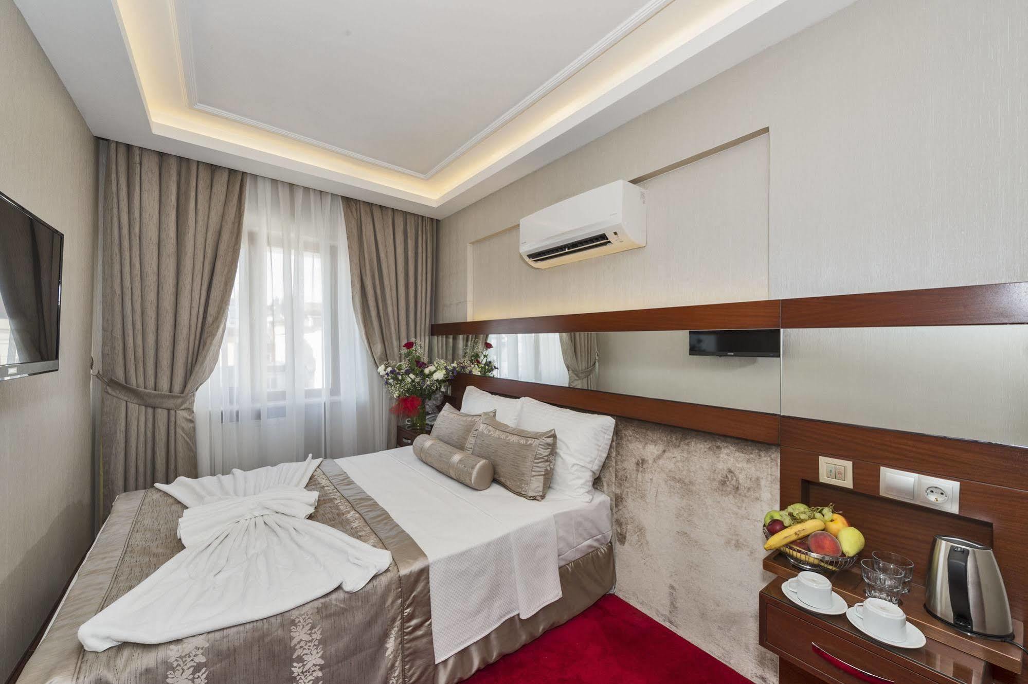 Escardin Hotel