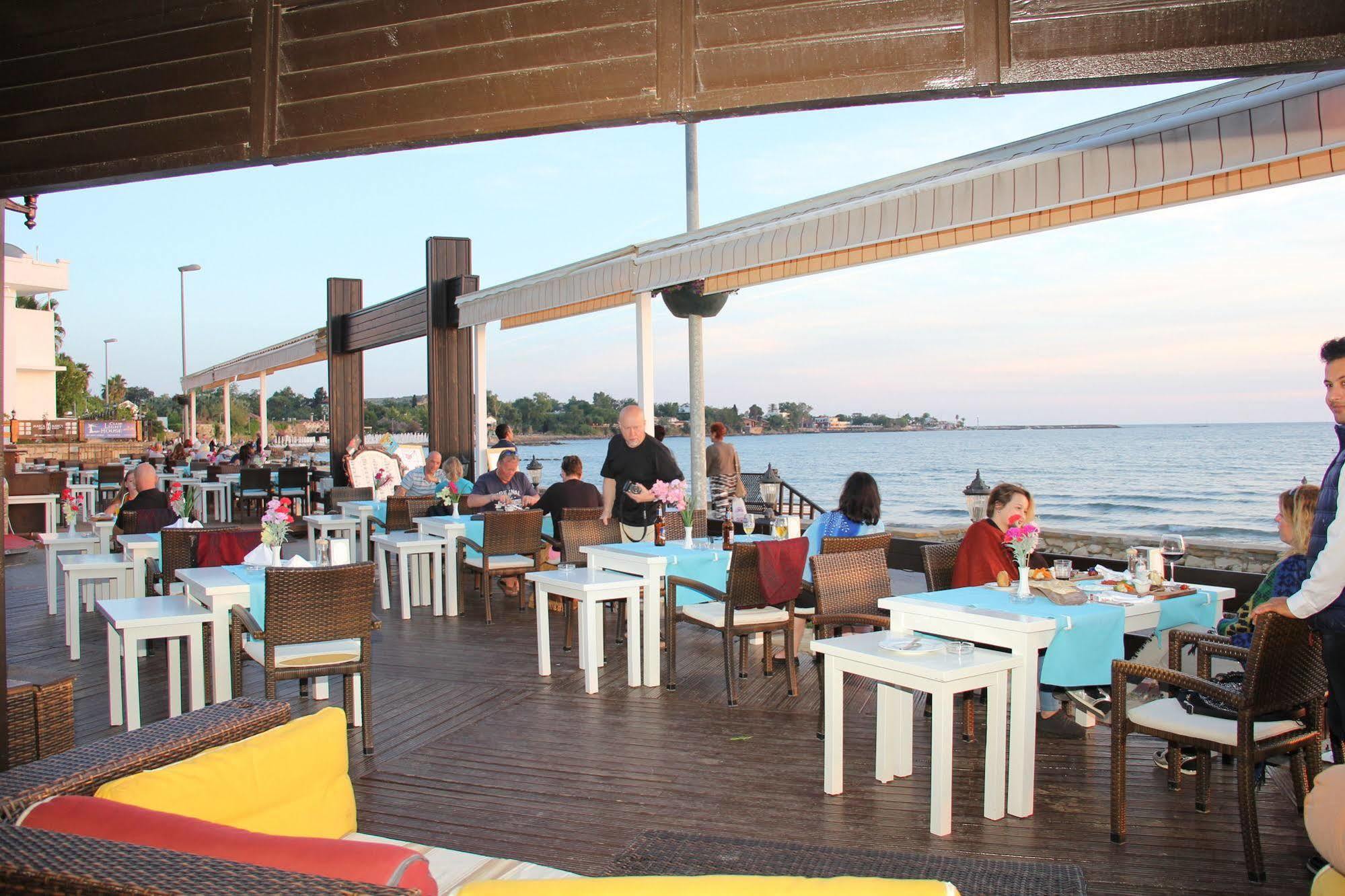 Side Beach Club 3*
