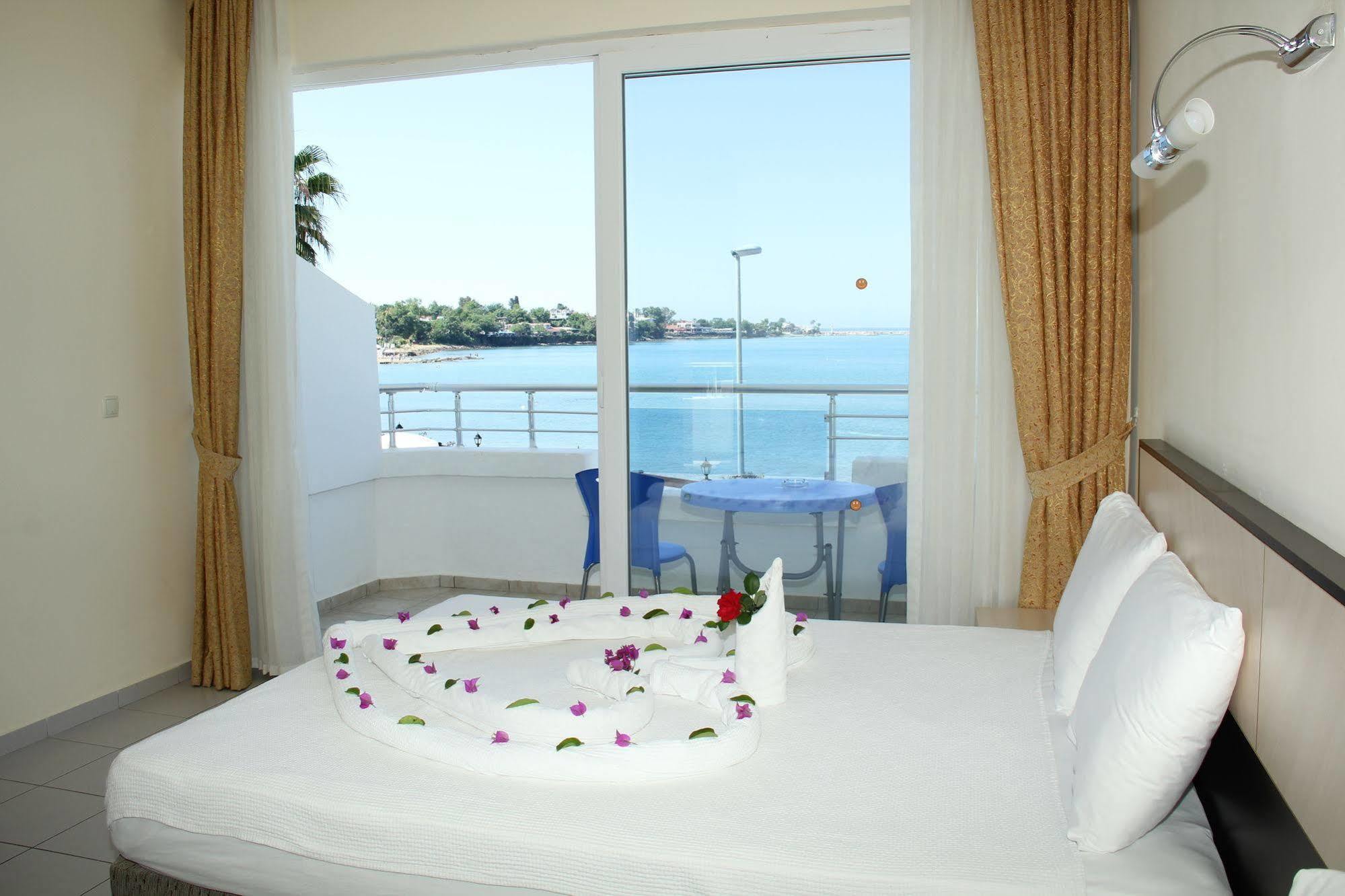 Side Beach Club Hotel