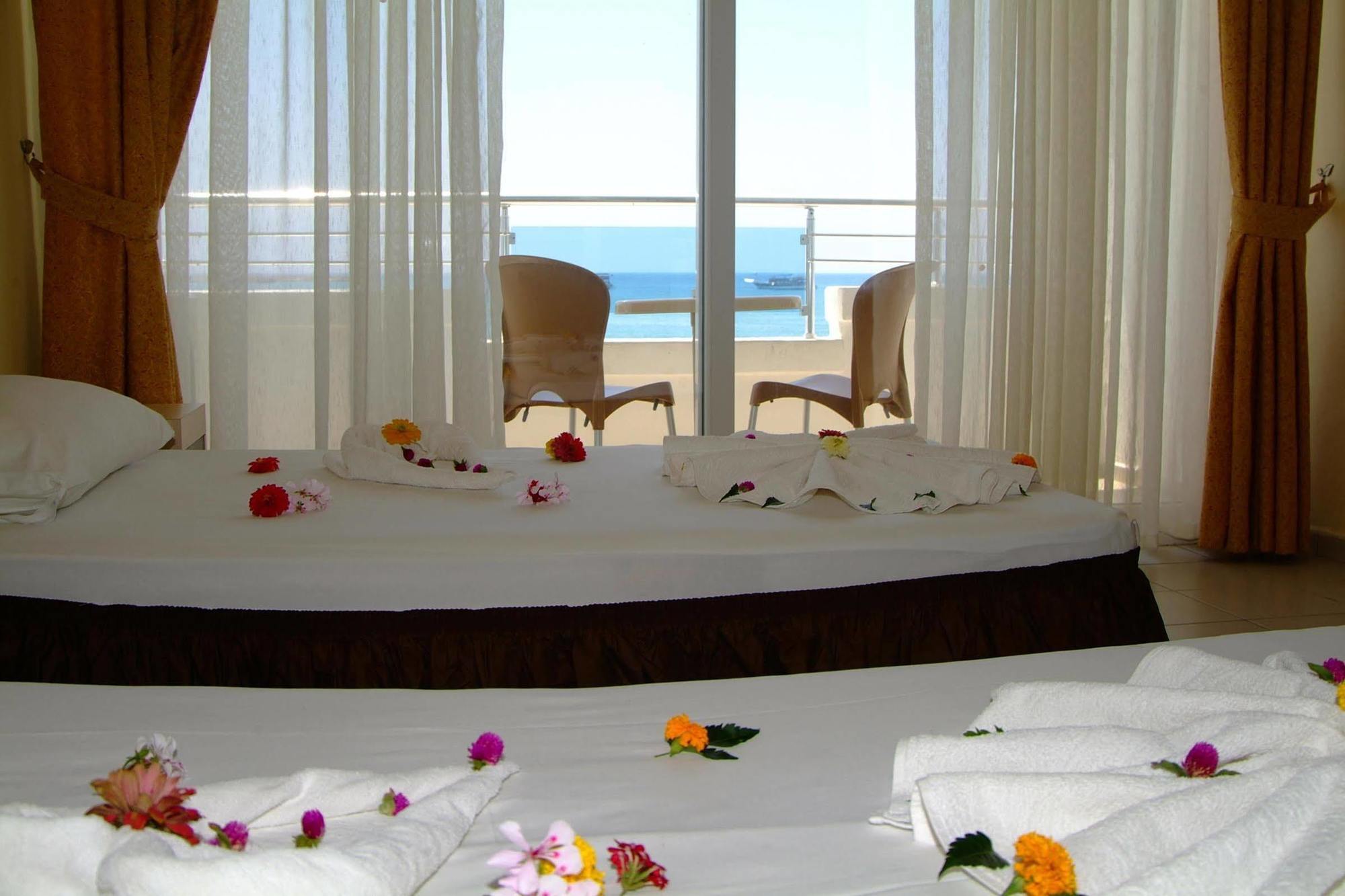 Side Beach Club 3* Side