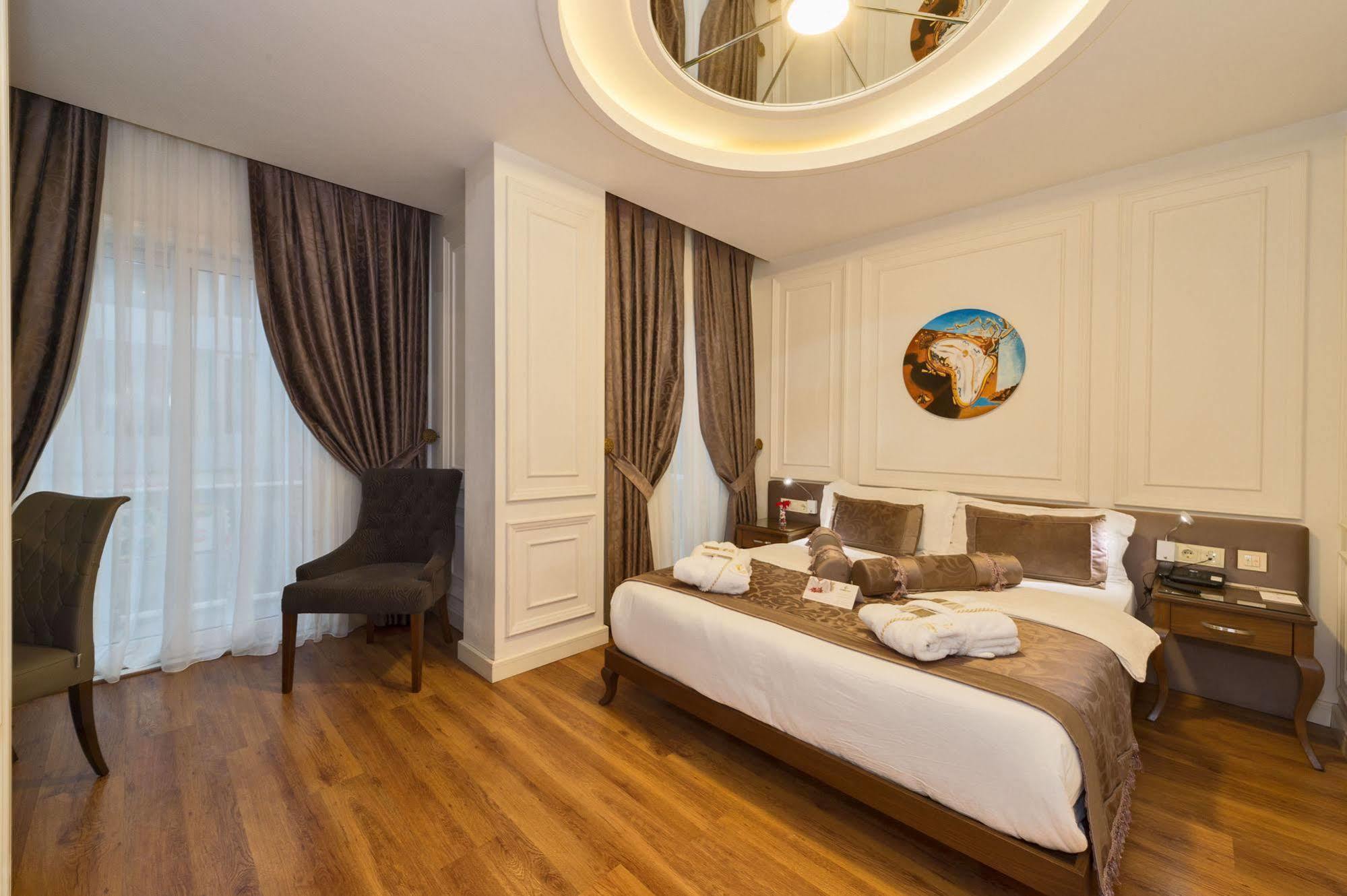 Darkmen 2 Hotel 3*