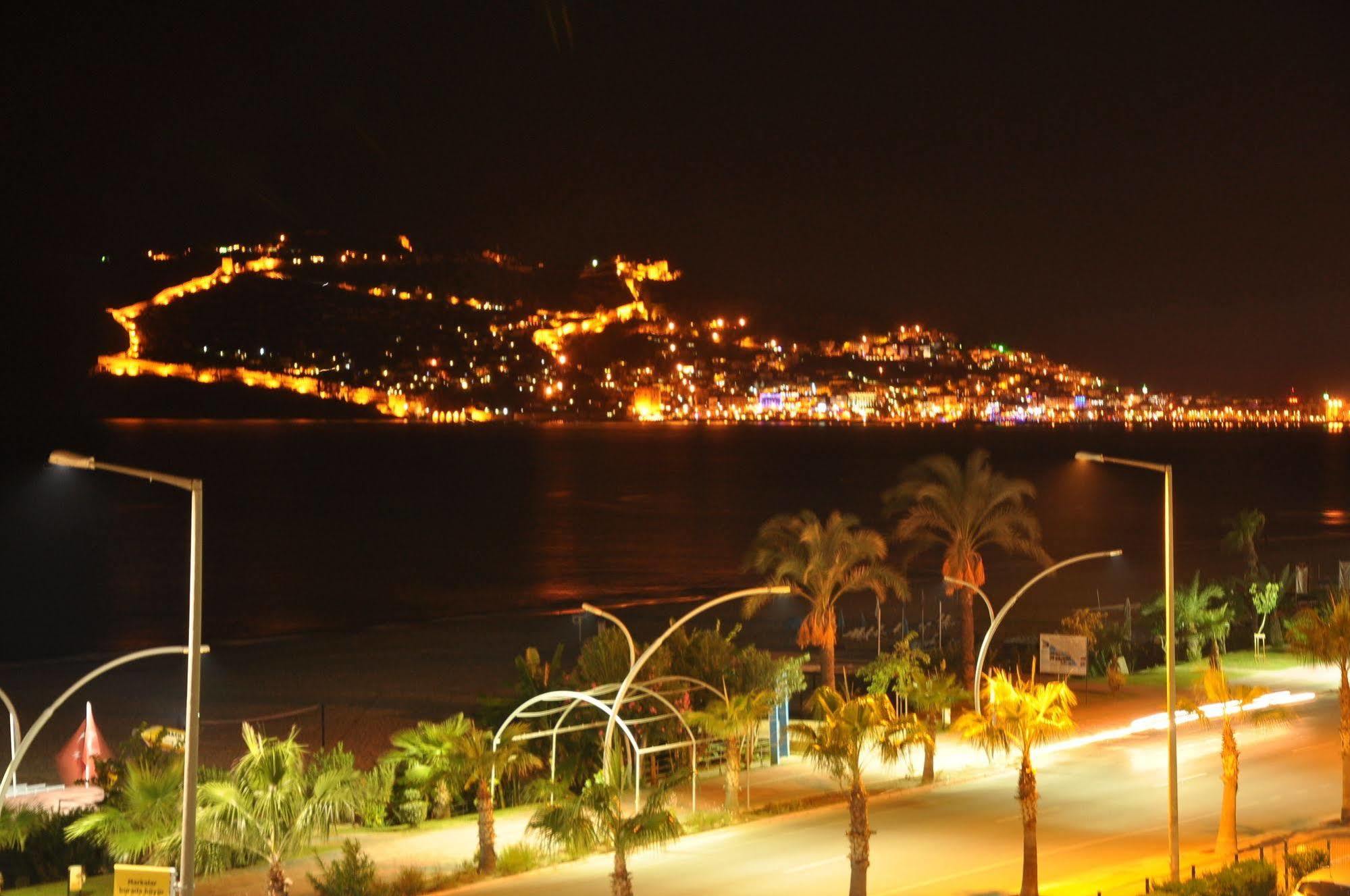 Grand Ati̇lla Hotel 3*