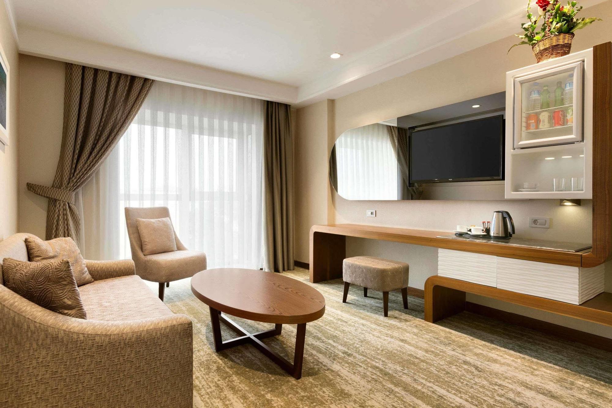Hotel Ramada By Wyndham Gemli̇k Gemlik