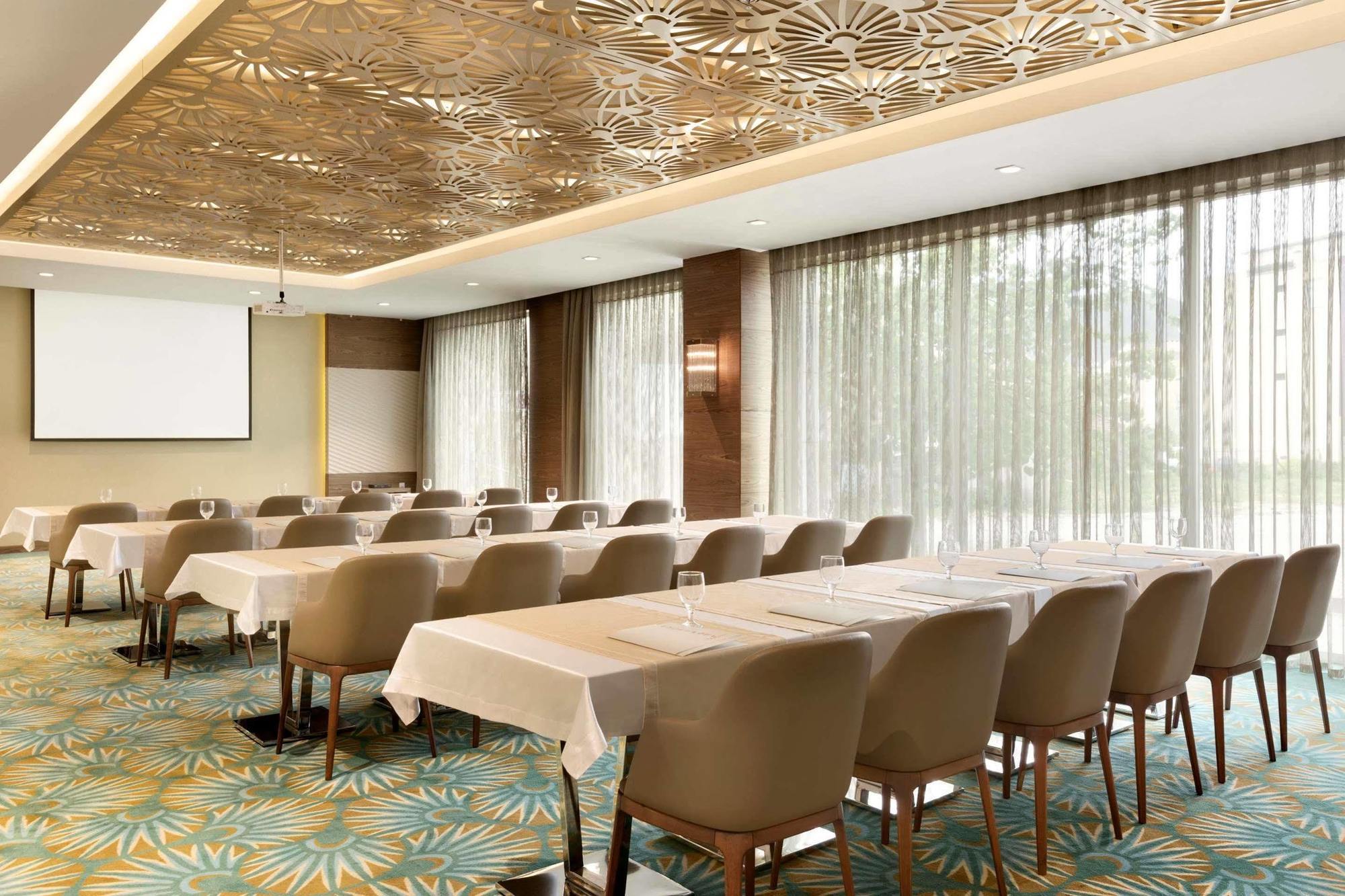 Ramada By Wyndham Gemli̇k Hotel 4*