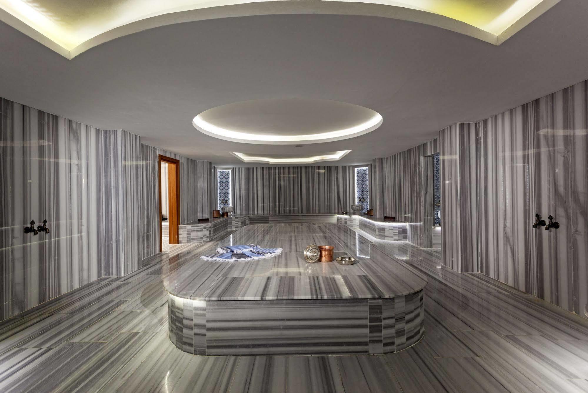 Aurum Exclusive Club