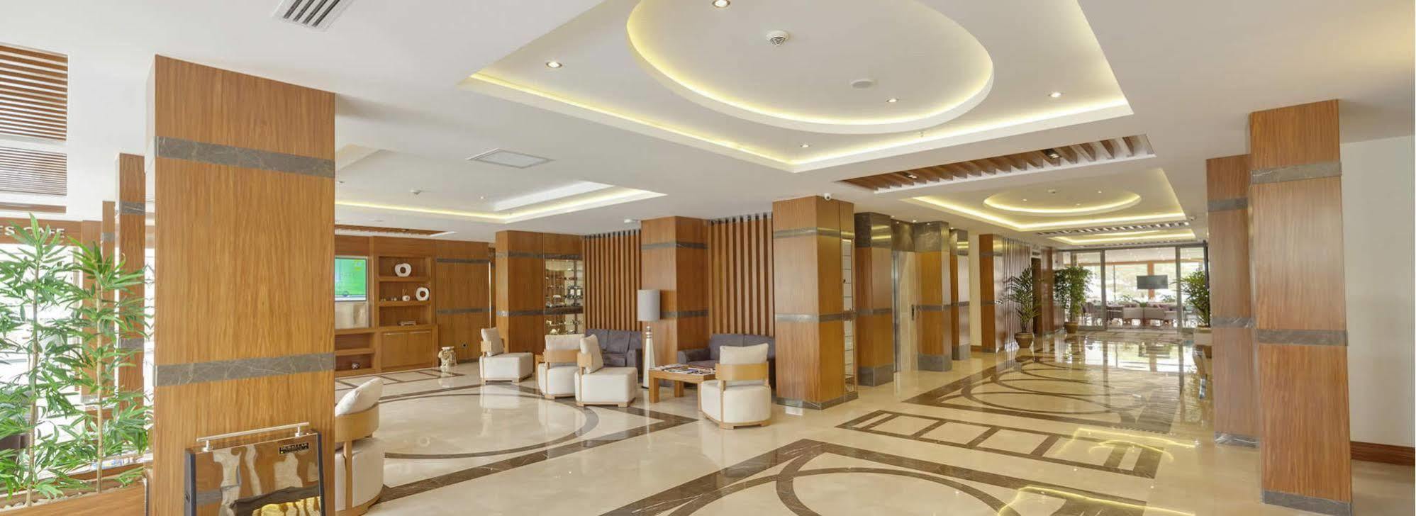 Lamec Business Hotel 3*