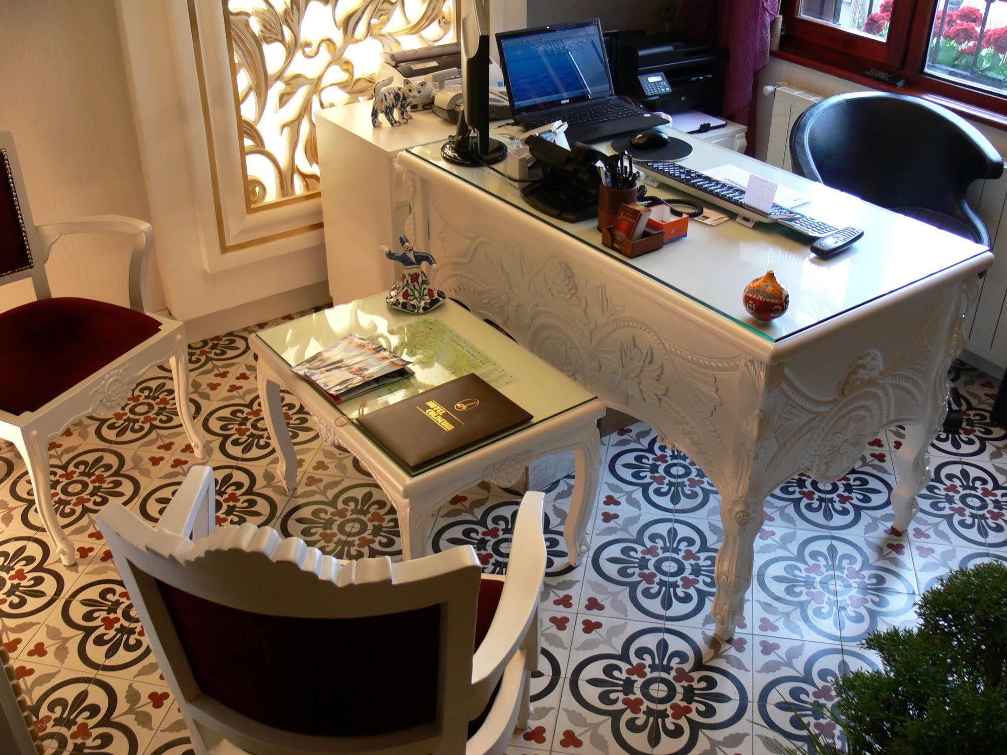 Hotel Coliseum 2*
