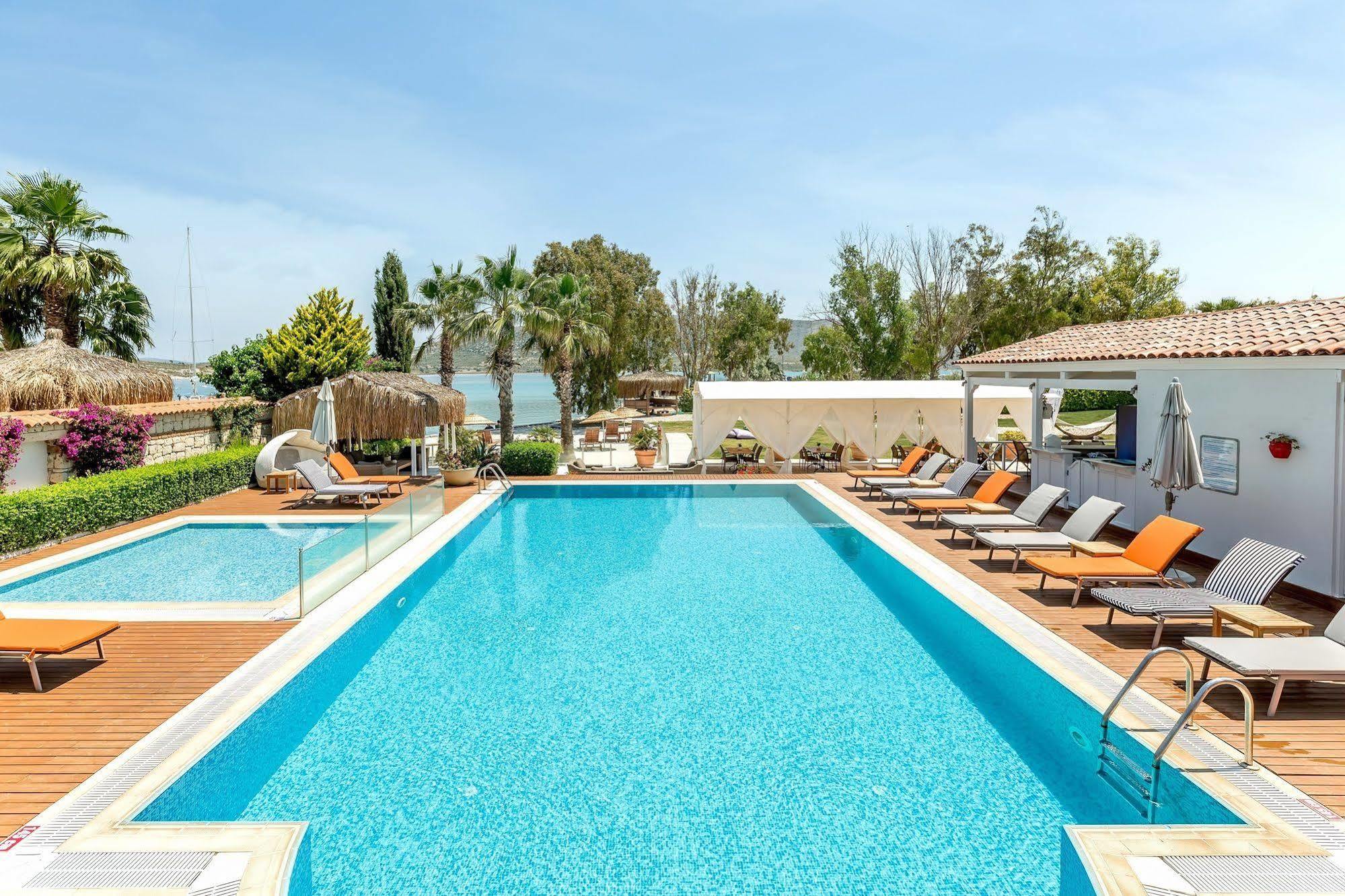 Antmare Hotel 3*