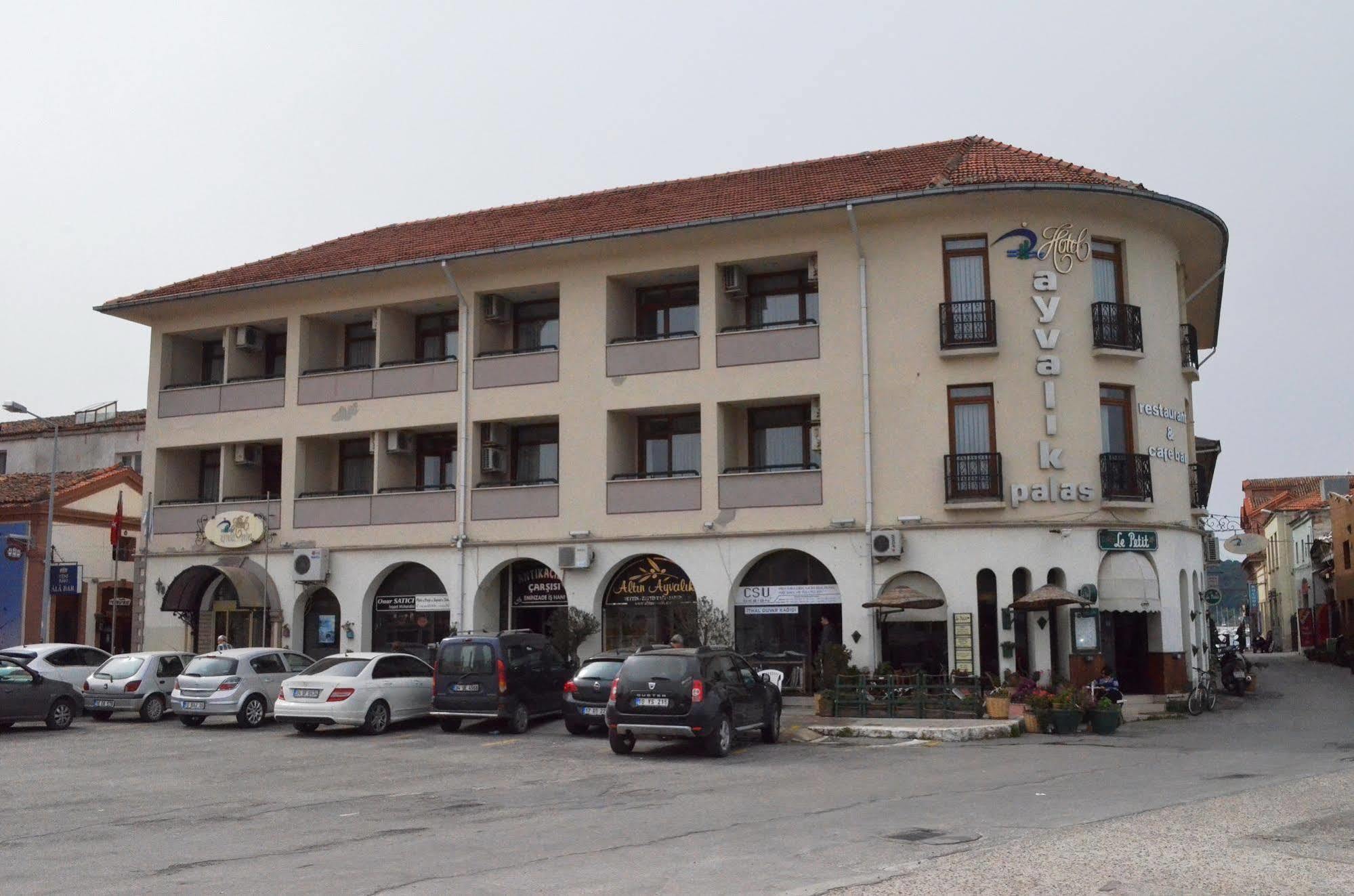 Hotel Ayvalik Palas Hotel 2*