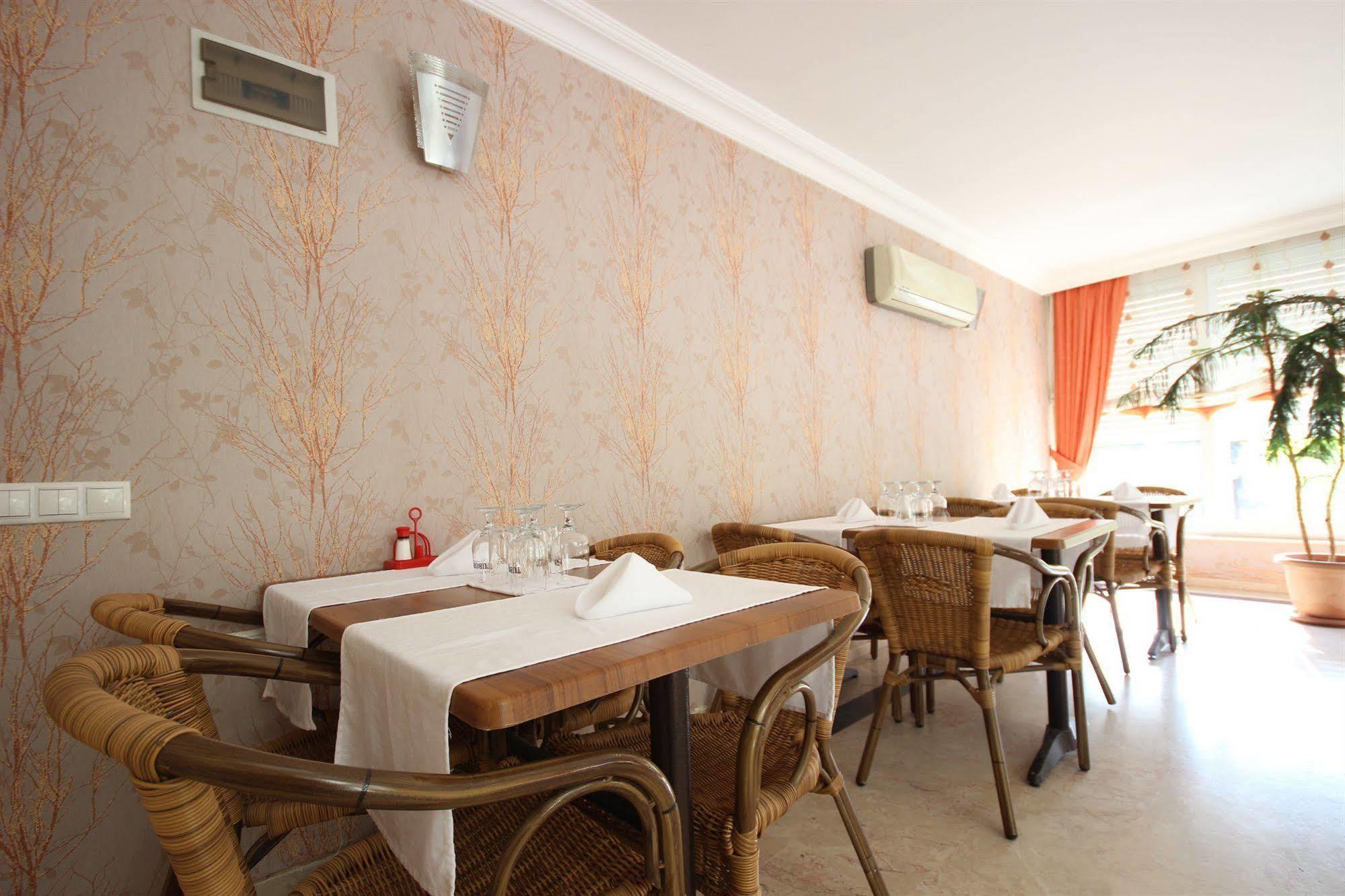 Aparthotel Minta 3*