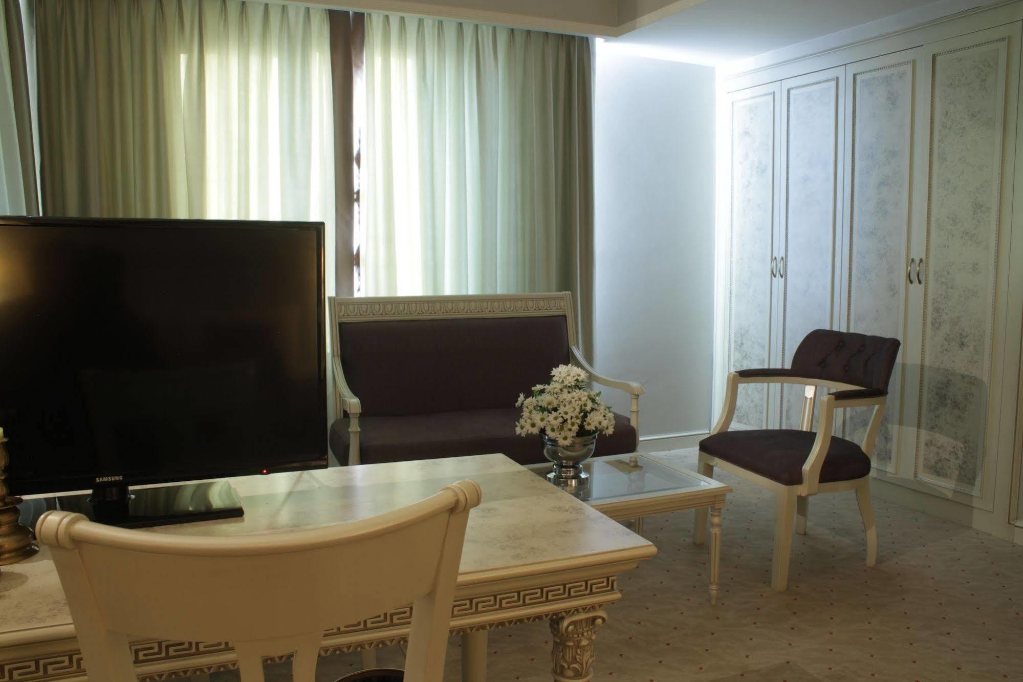 Demir Hotel 4*