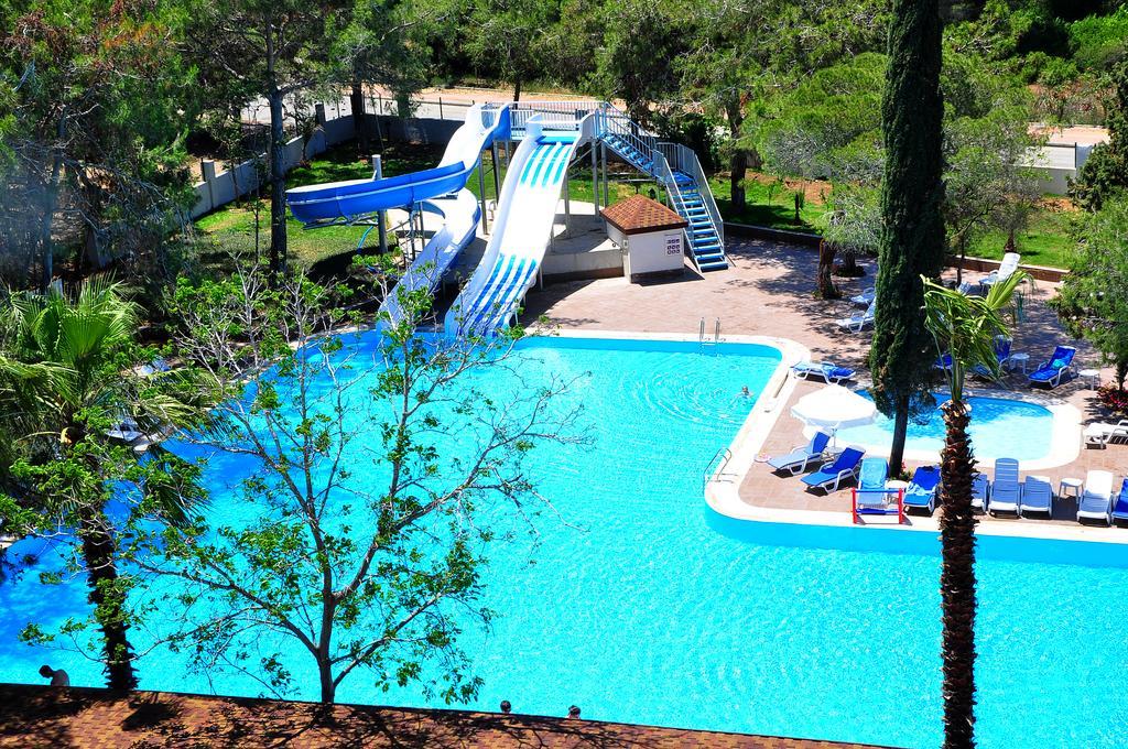 Hotel Maya World Side