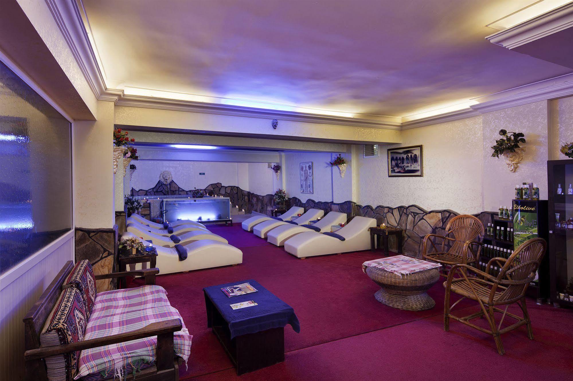 Hotel Larissa Garden 4*