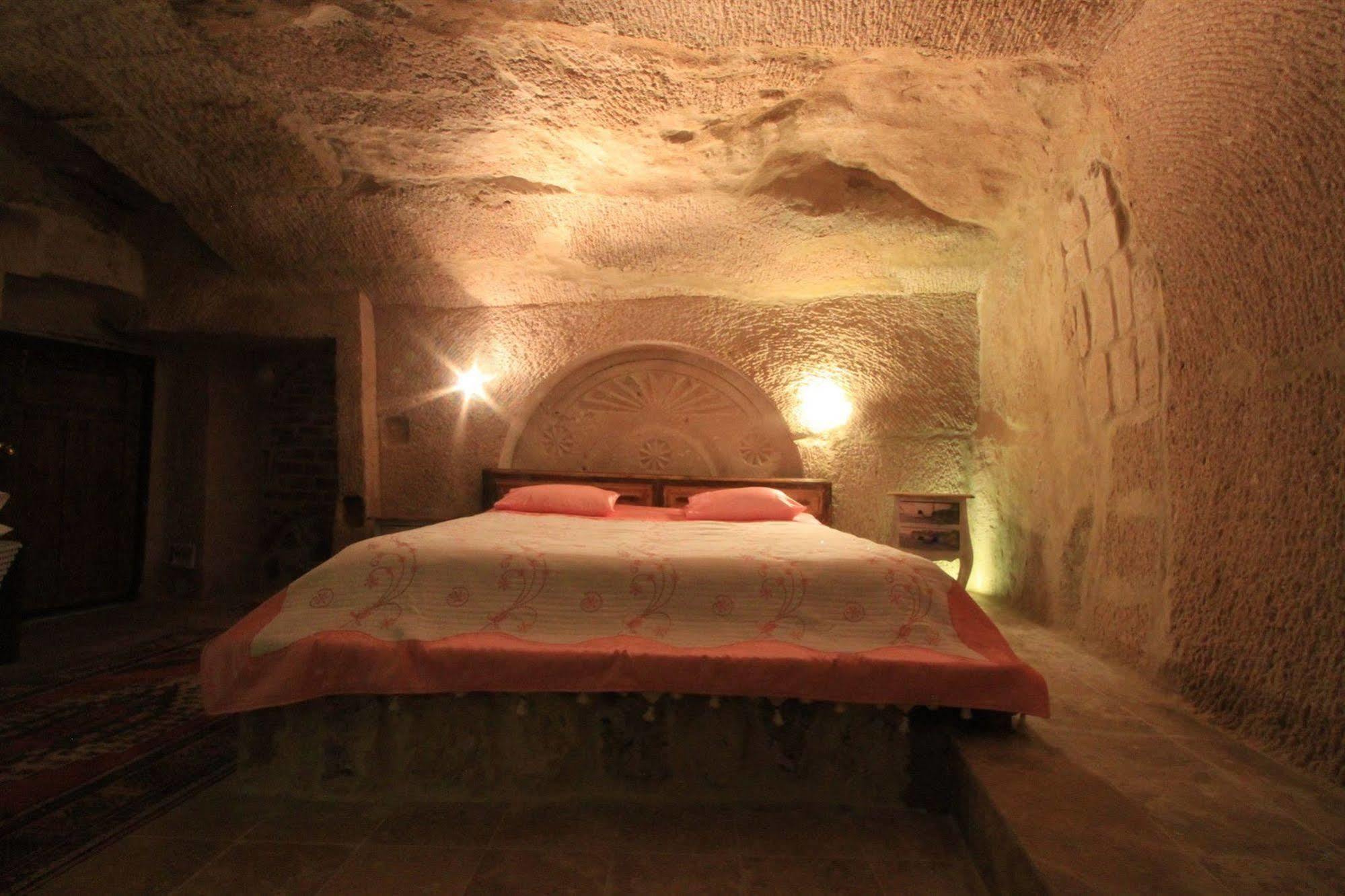 Akcave And Hotel 3*