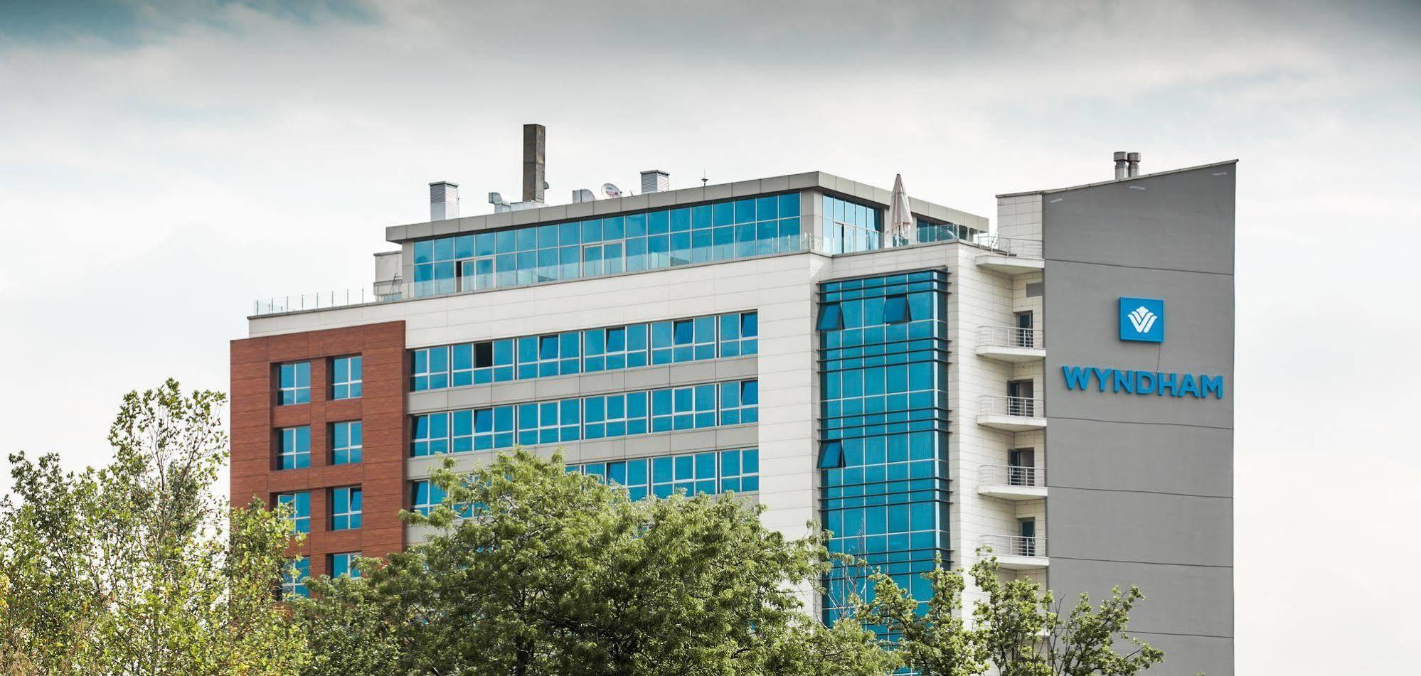 Wyndham Hotel 5*