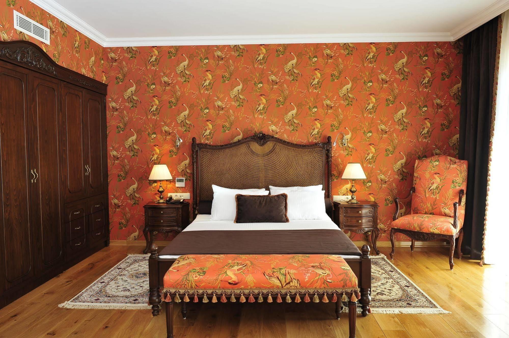 Augusto Boutique & 4*