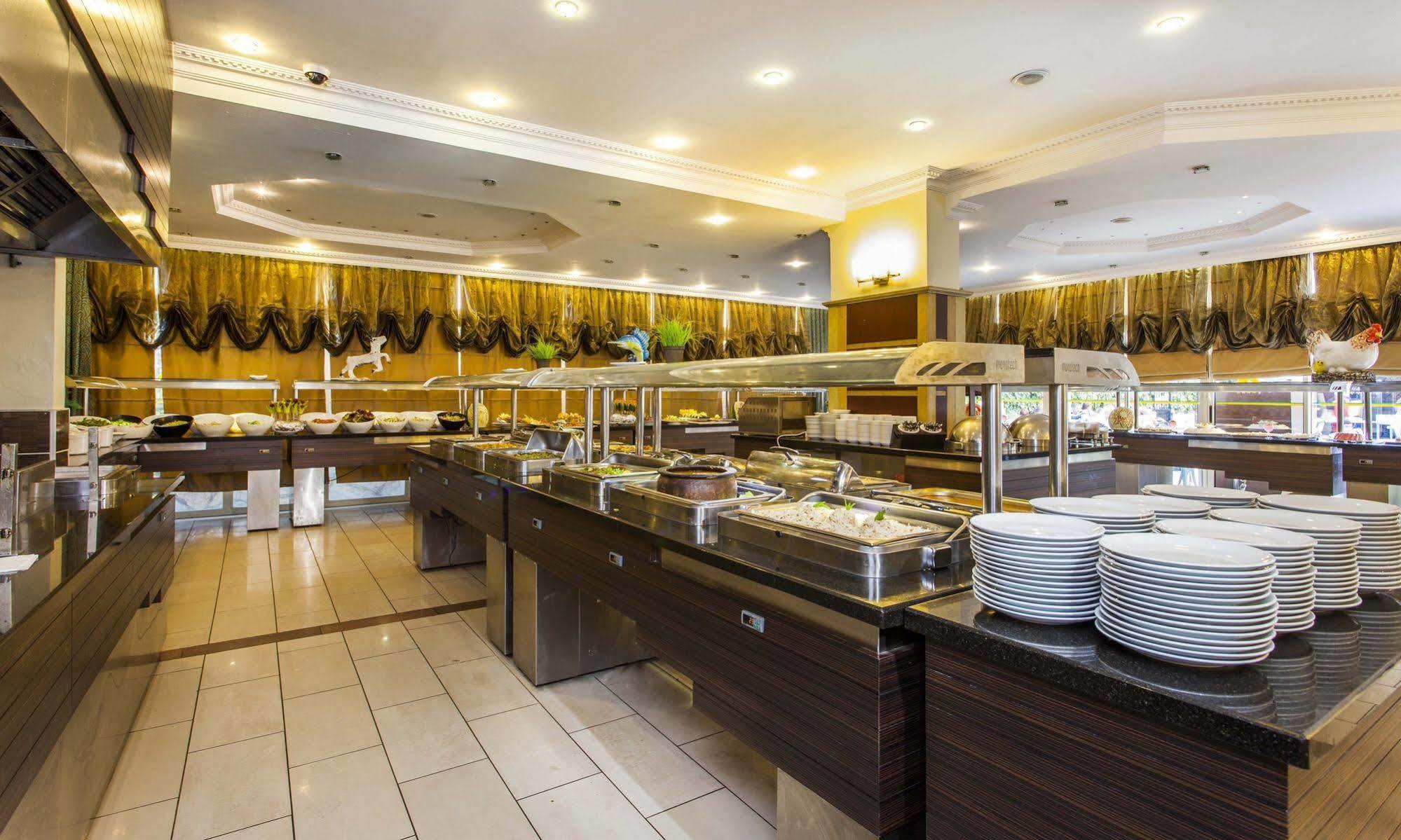 Kleopatra Royal Palm 4* Alanya