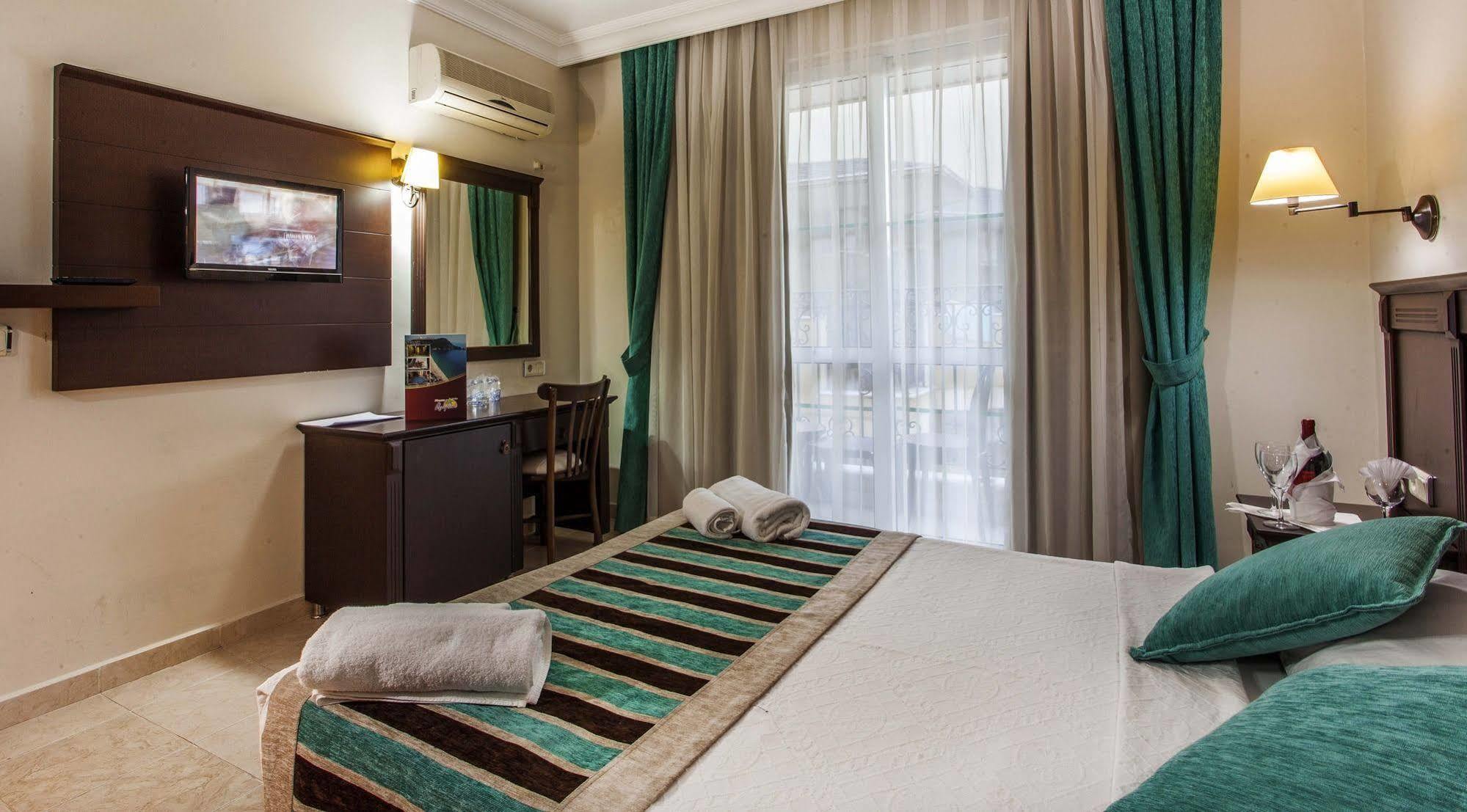Resort Kleopatra Royal Palm 4*