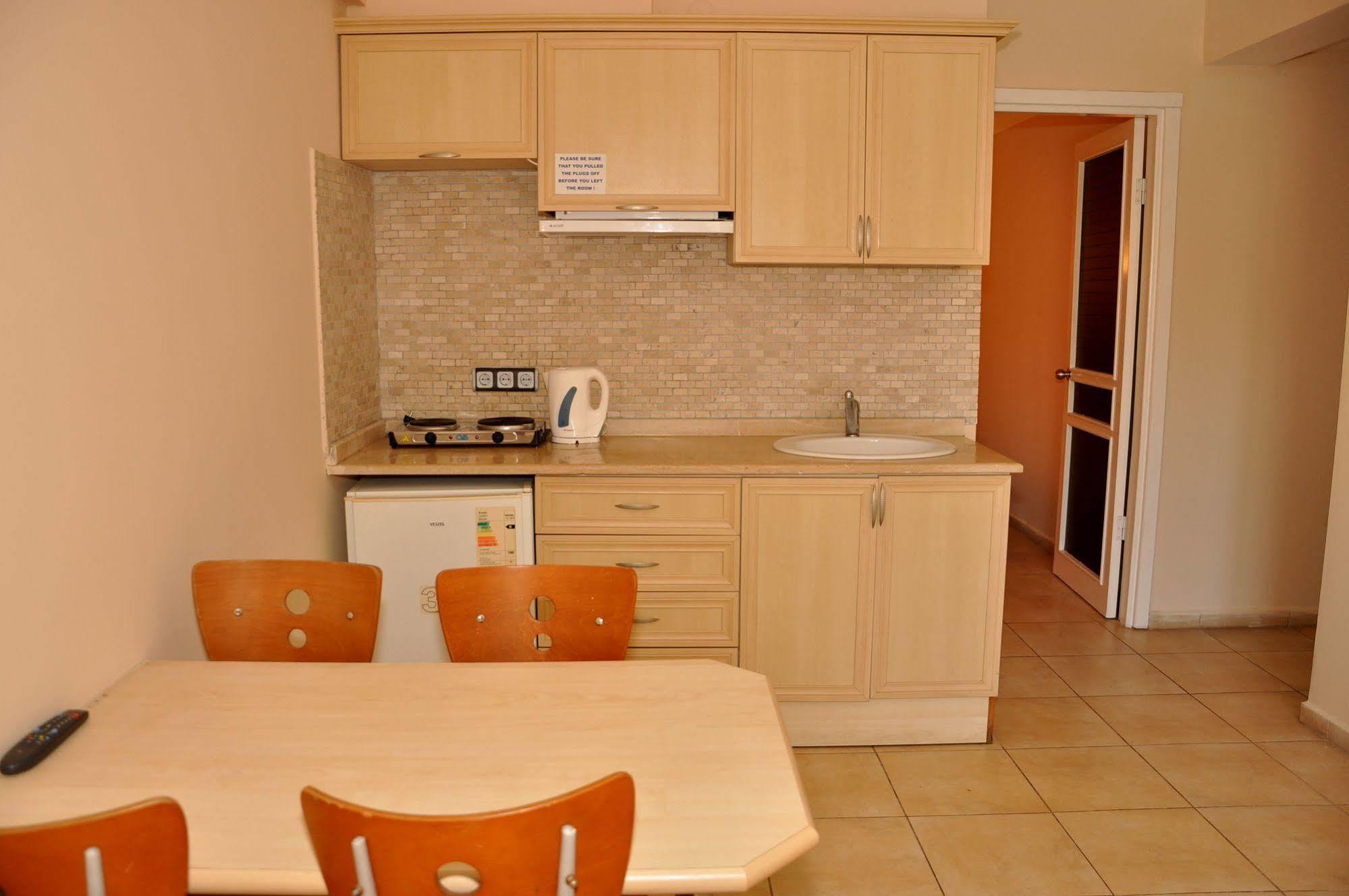 Club Dena Aparthotel 2*