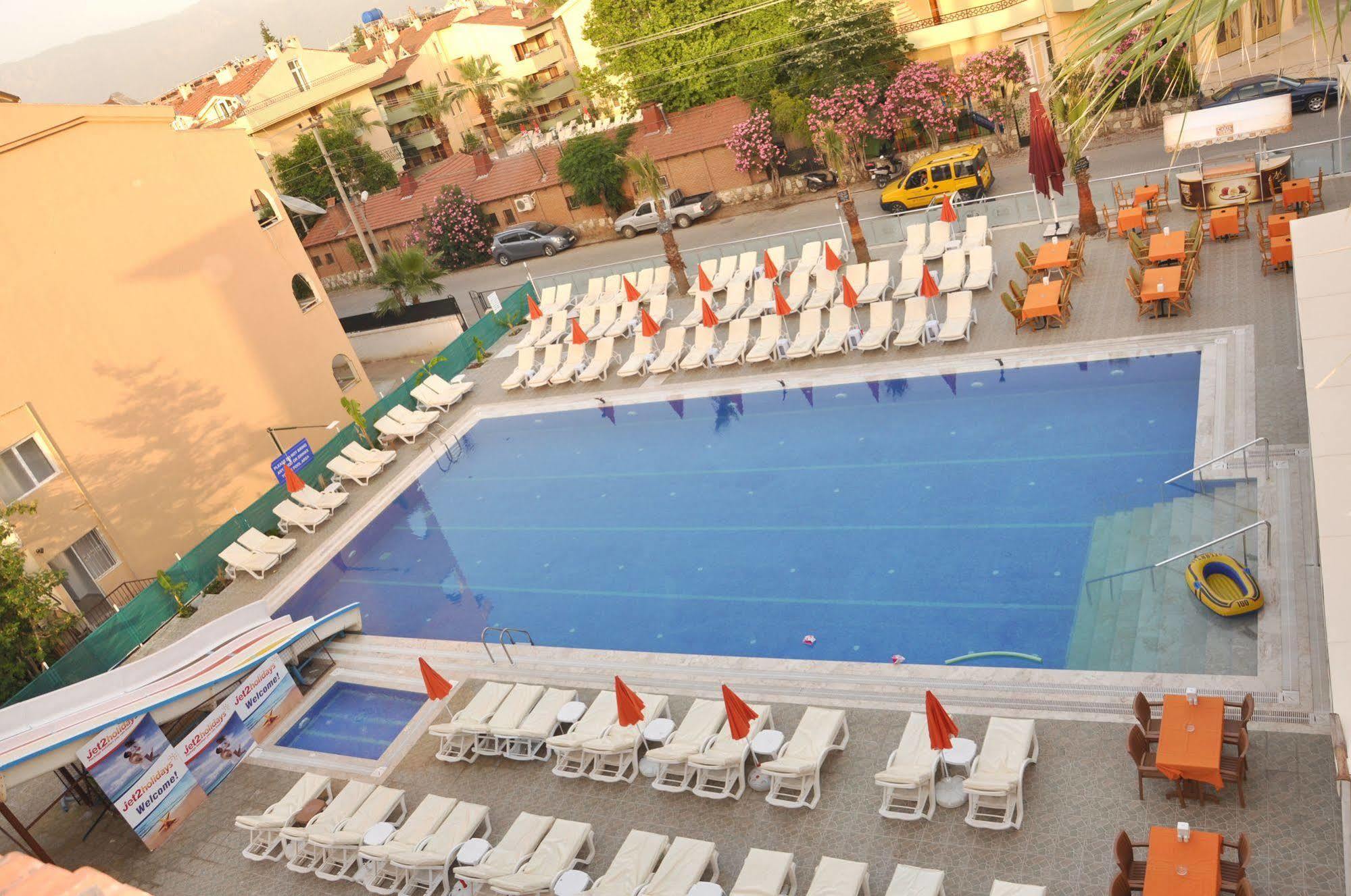 Club Dena Aparthotel 2*