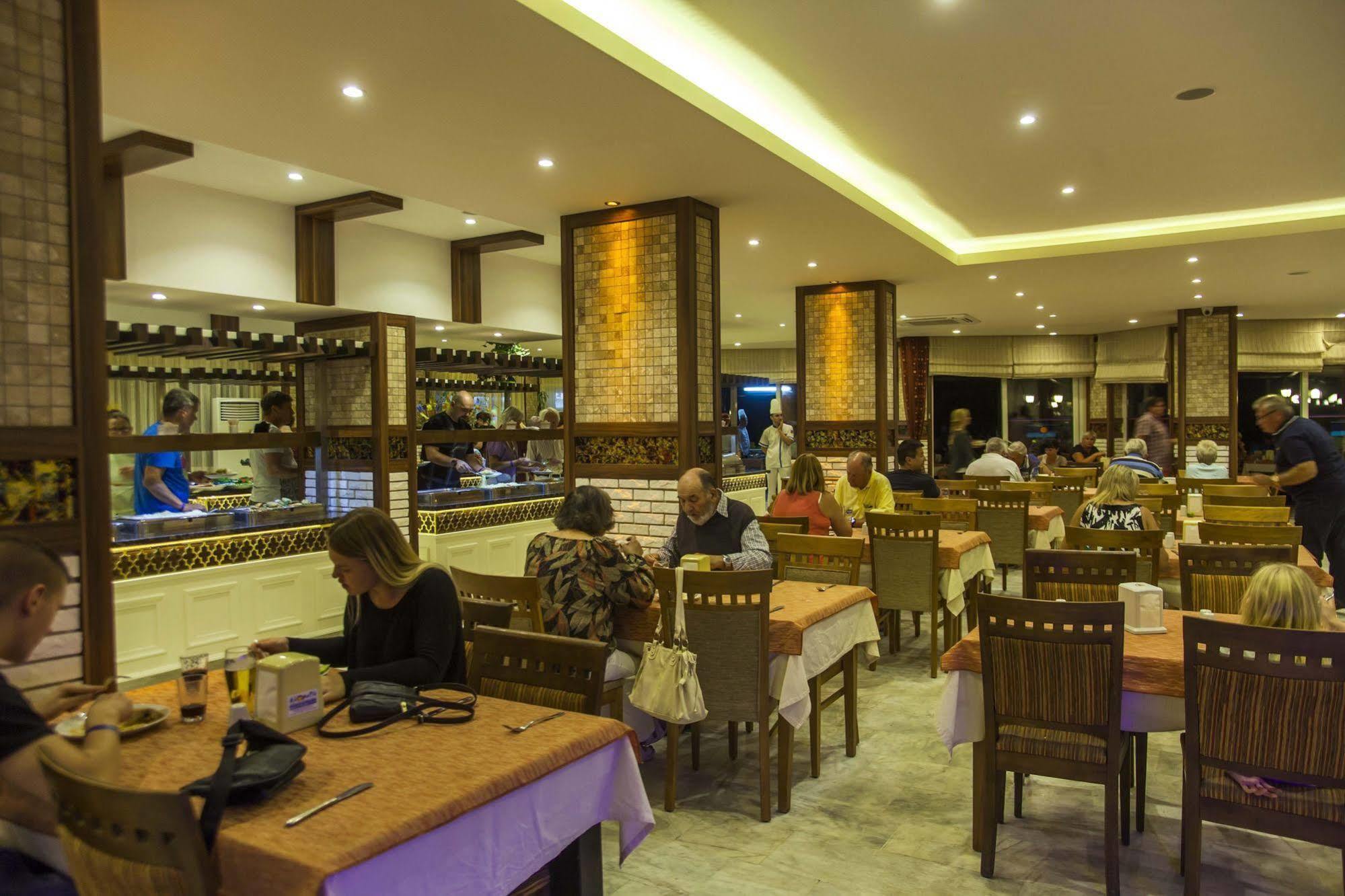 Hotel Kleopatra Beach 4*