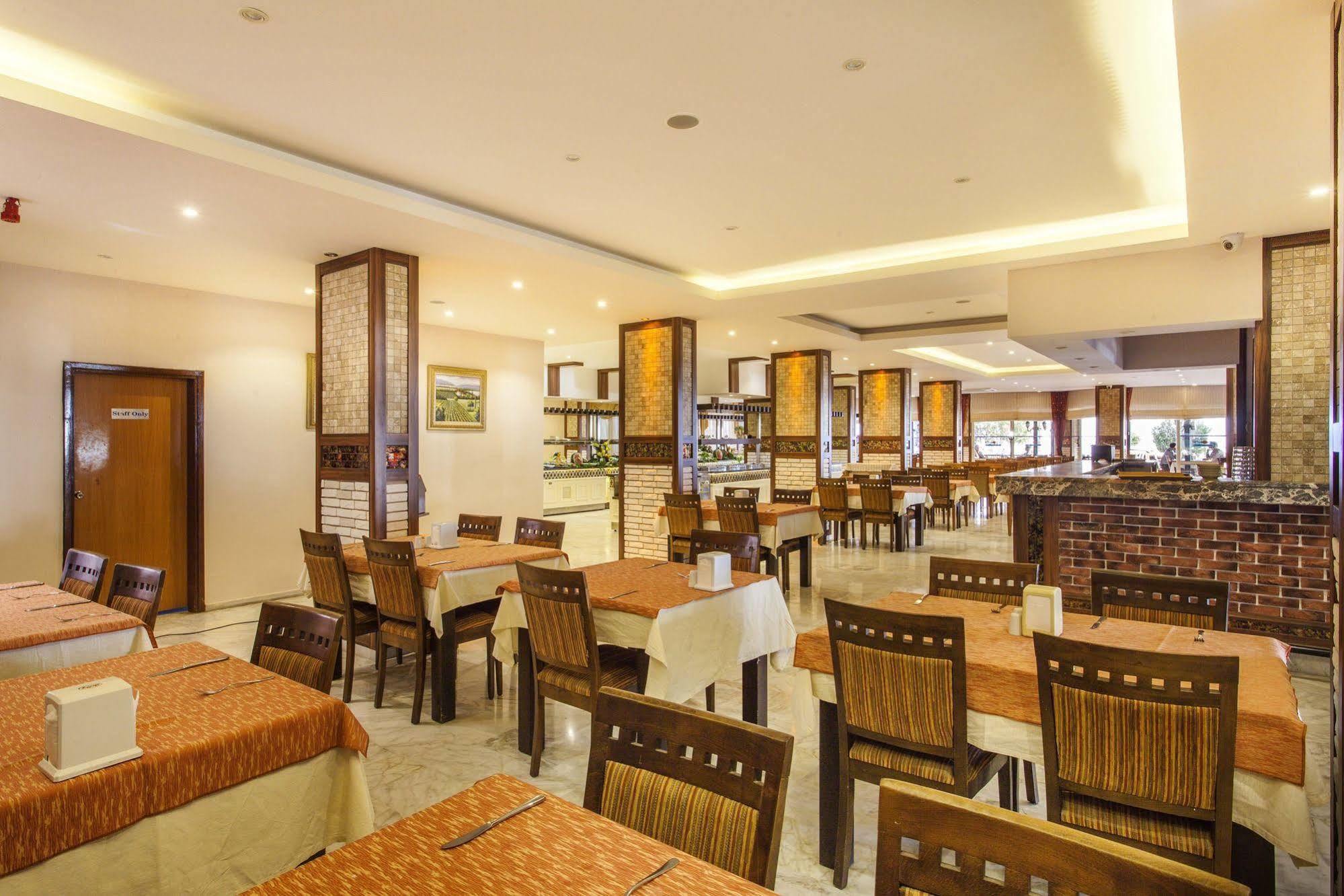 Kleopatra Beach Hotel 4*
