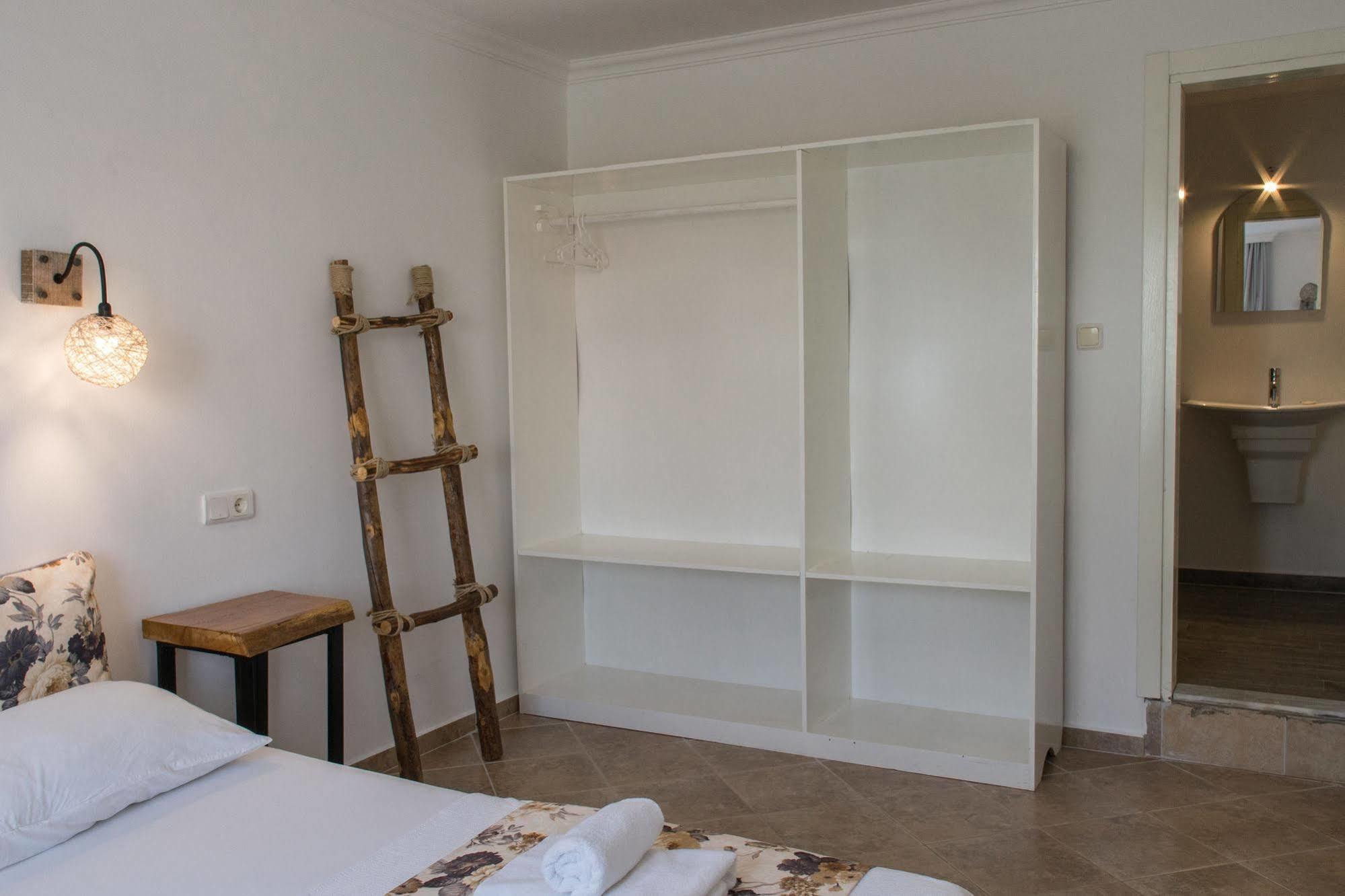 Pataros Hotel 2*