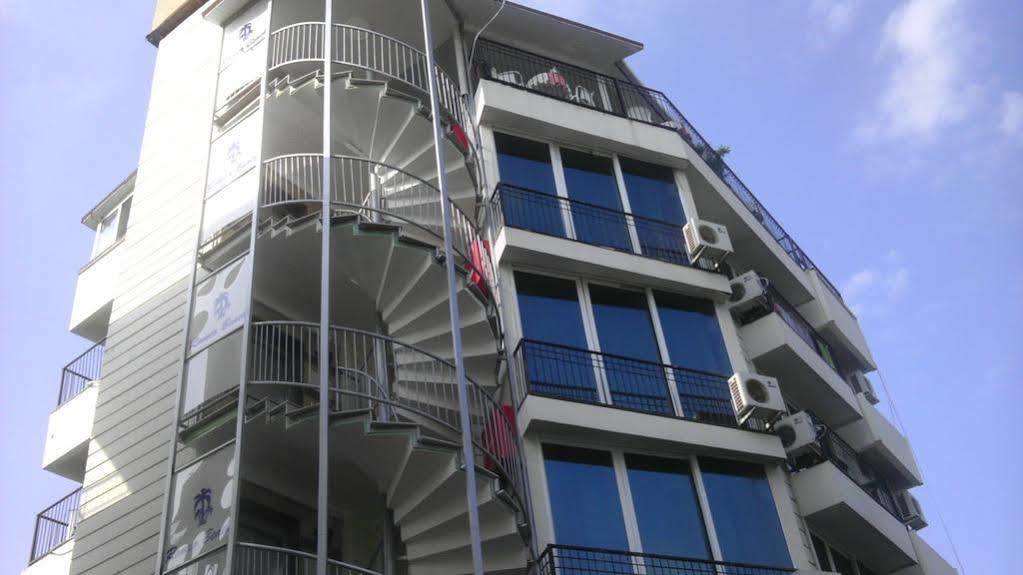 Hotel Romeo 3*