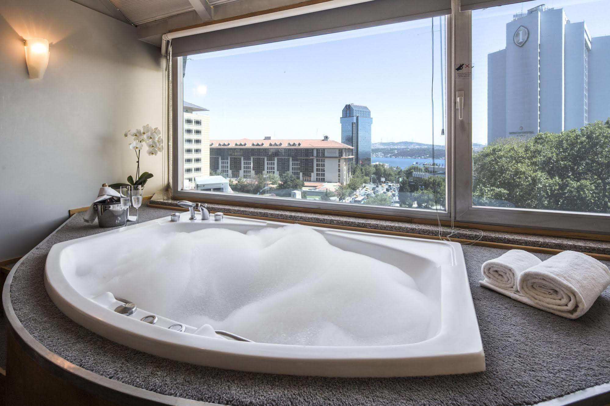 Hotel Taxim Residences 4*