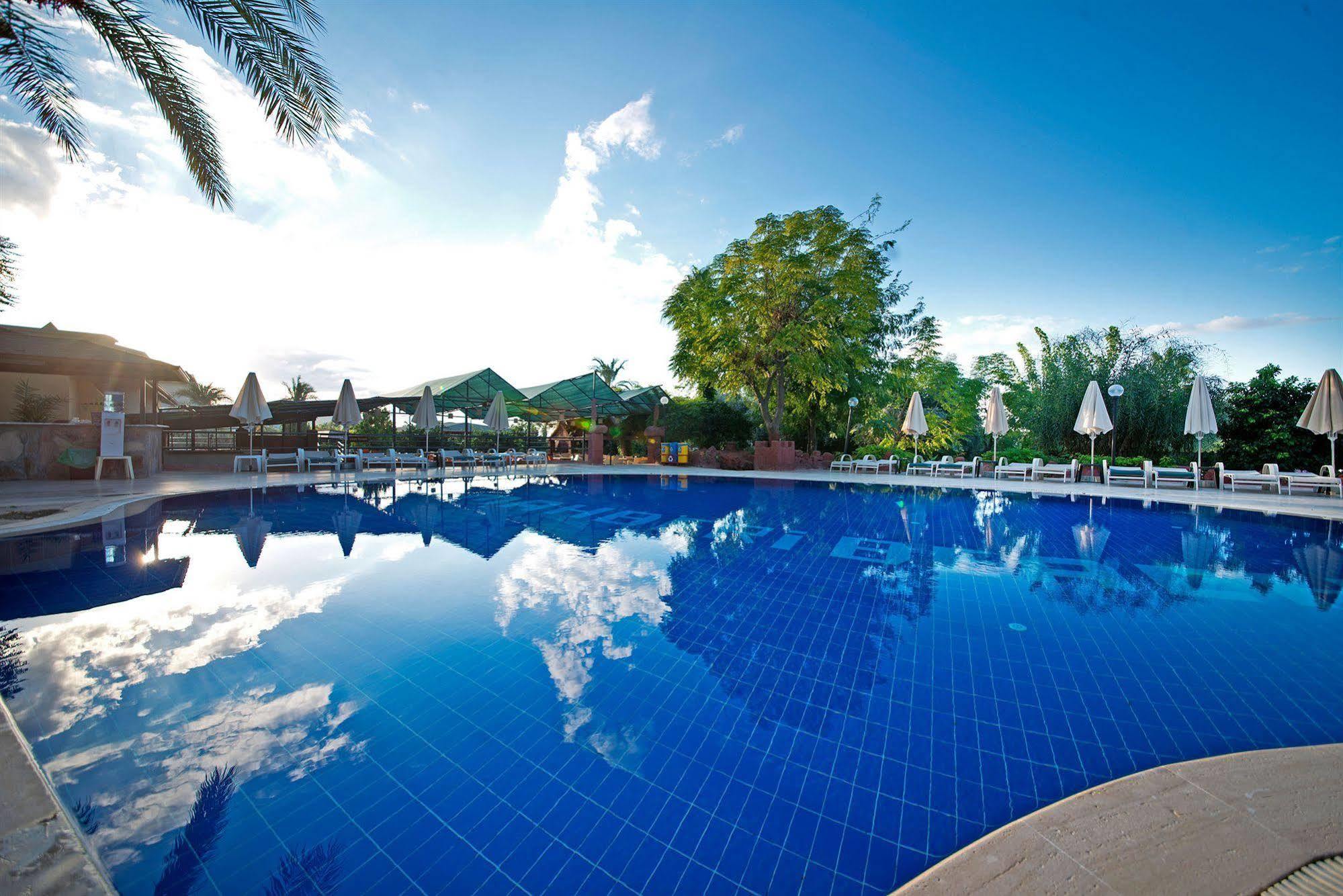 Mc Mahberi Hotel 4*