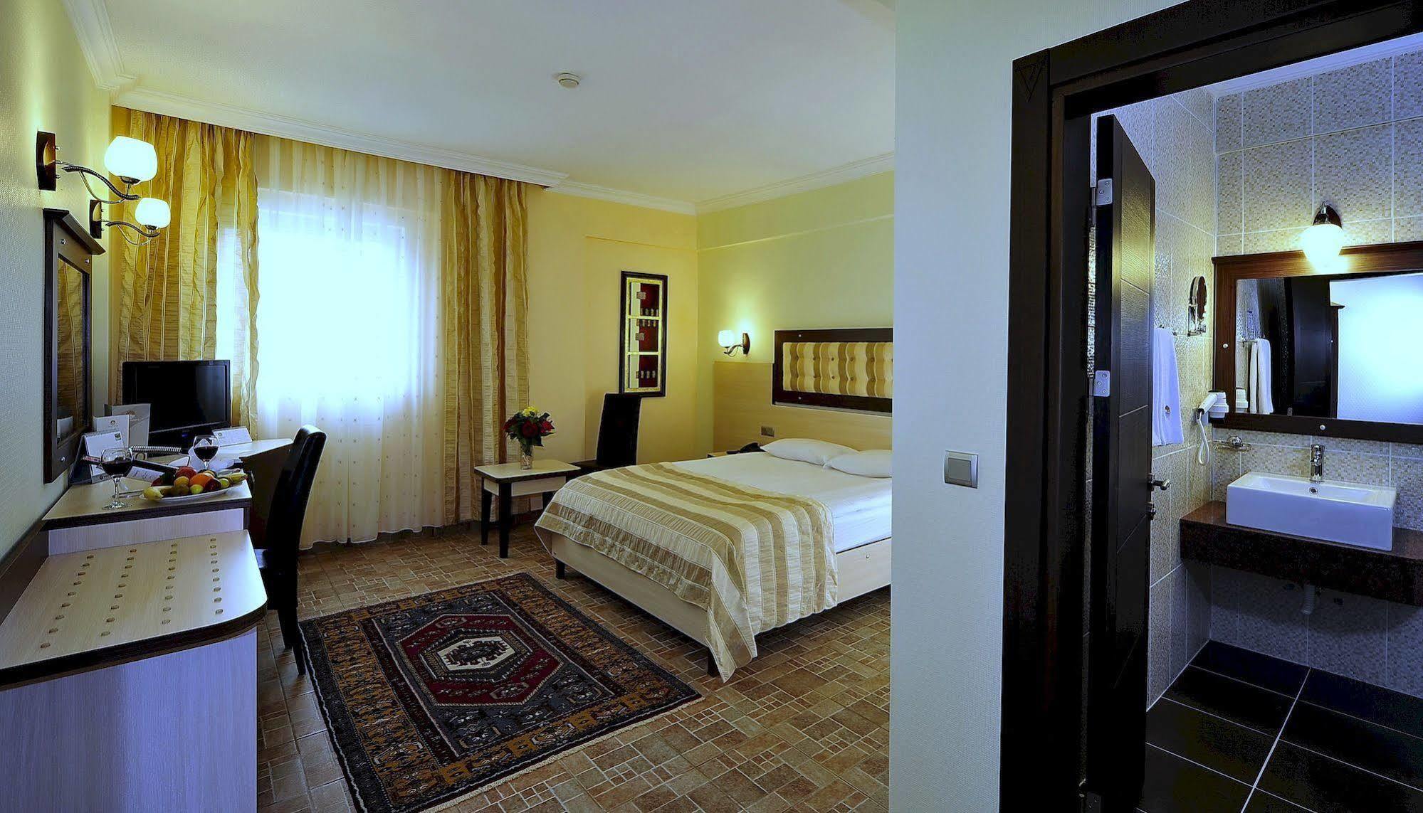 Monark Cappadocia 4*