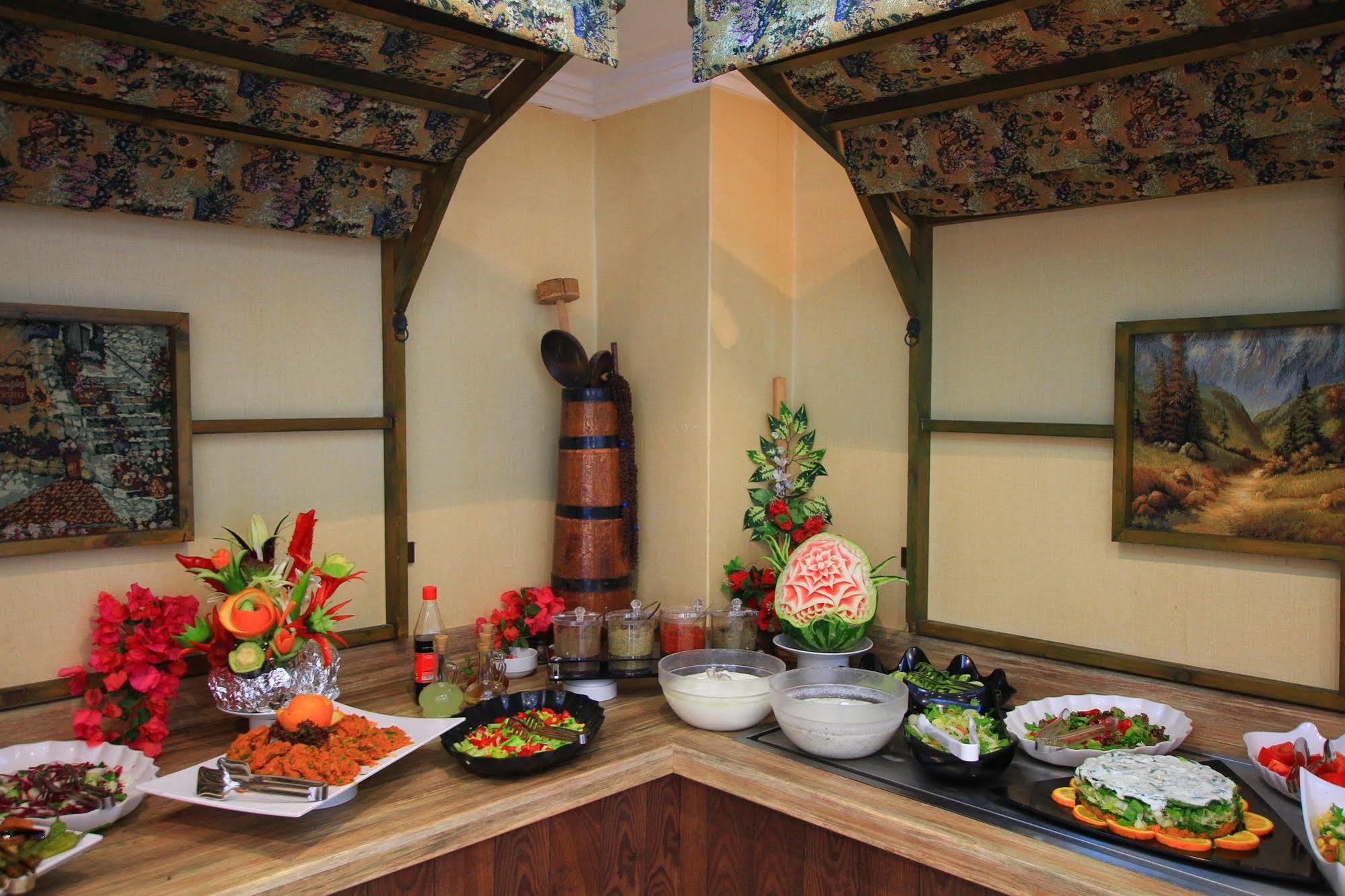 Myra Hotel 3*