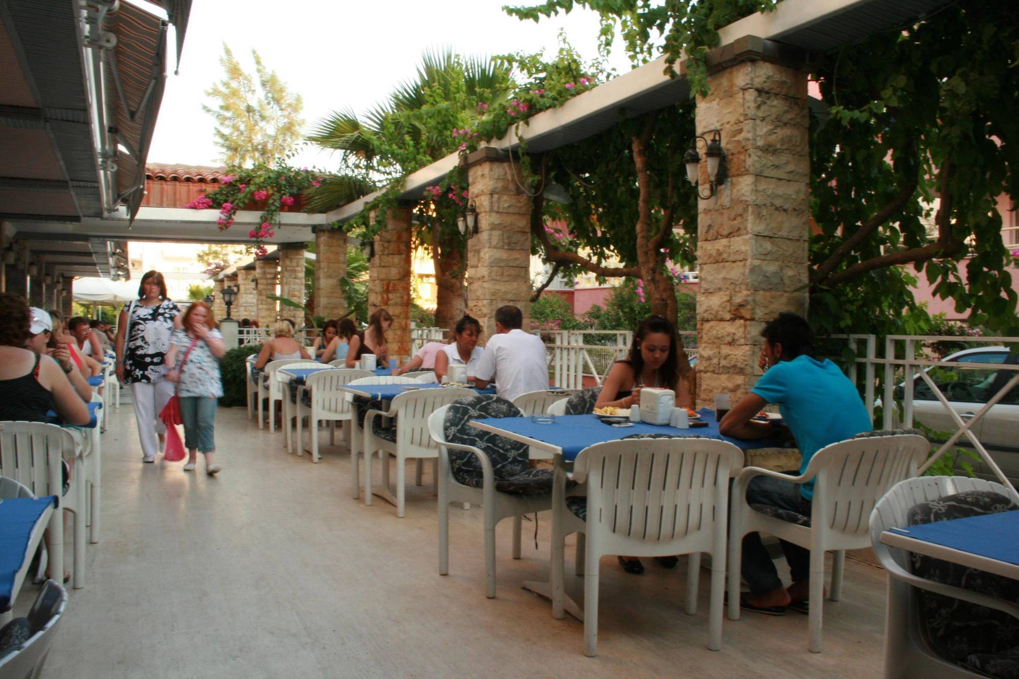 Hotel Myra
