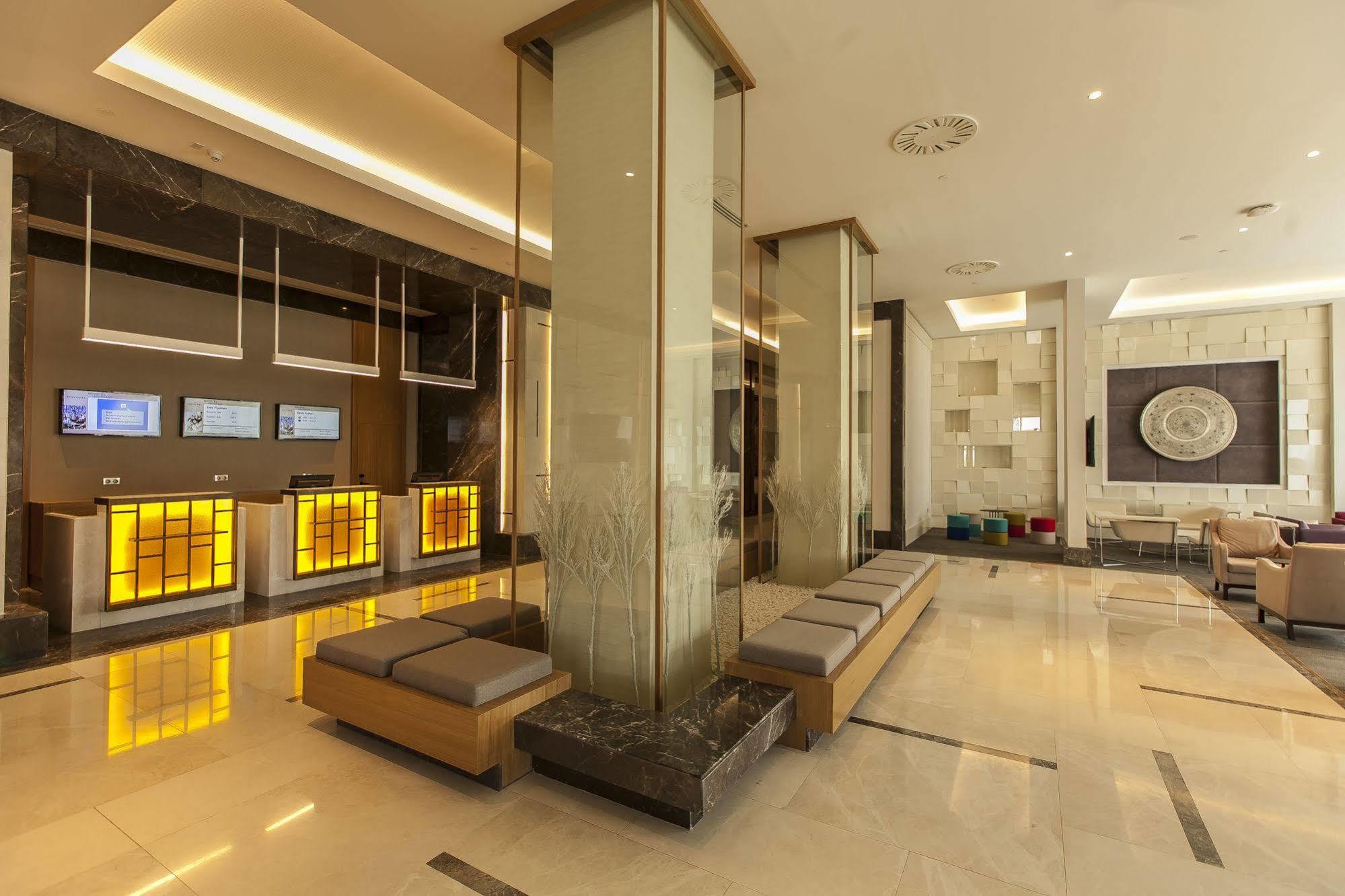 Novotel Hotel 5*