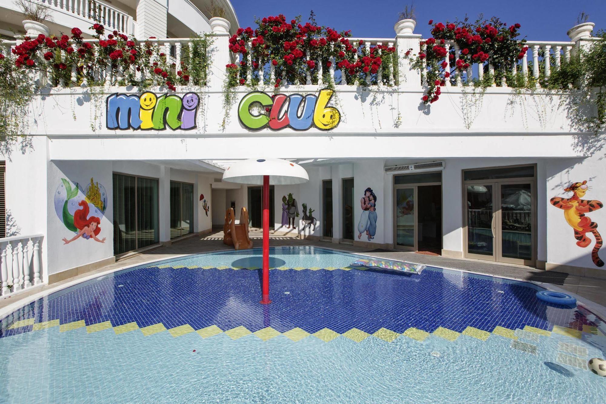 Resort Alba Queen Side