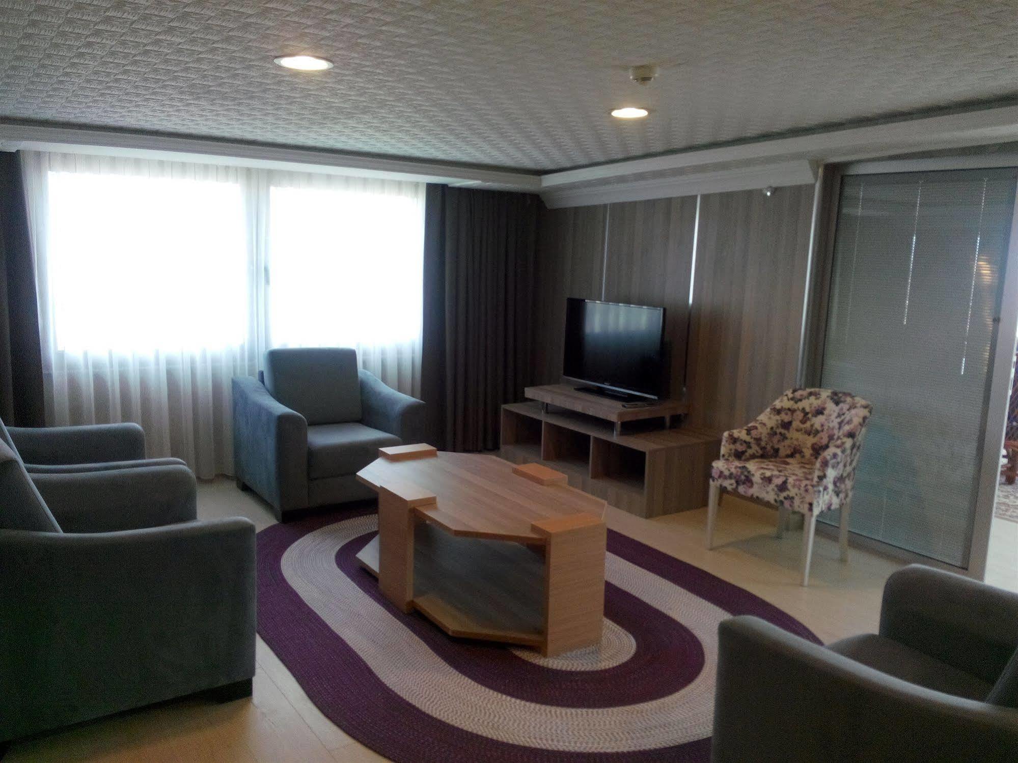 Ramada Hotel 4*