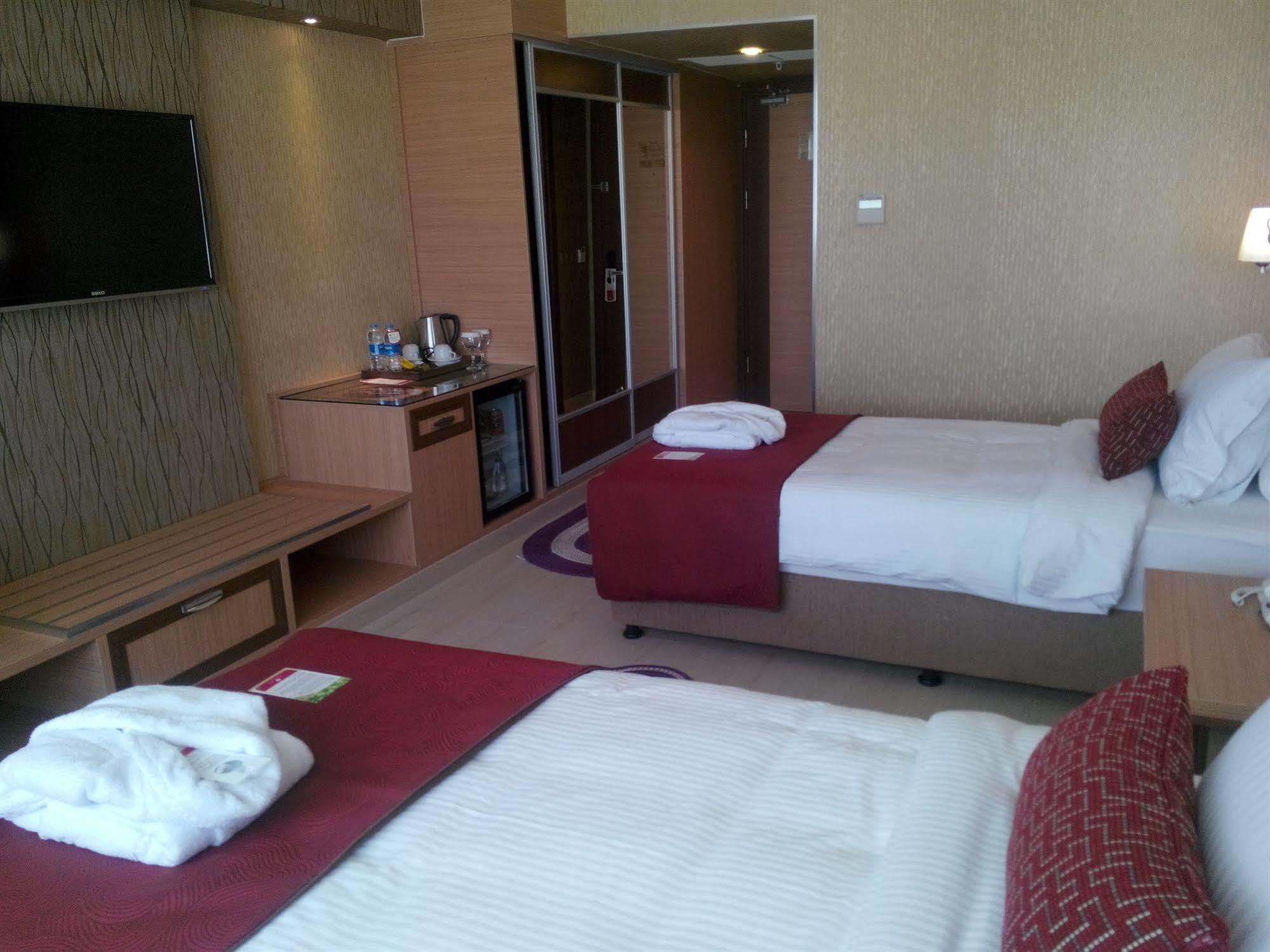 Ramada 4*
