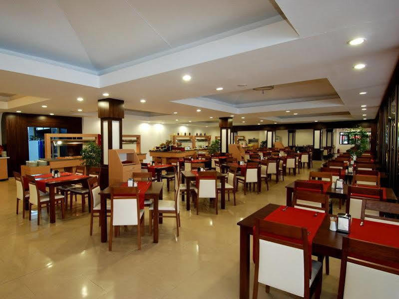Maya Golf (adults Only) 4* Side