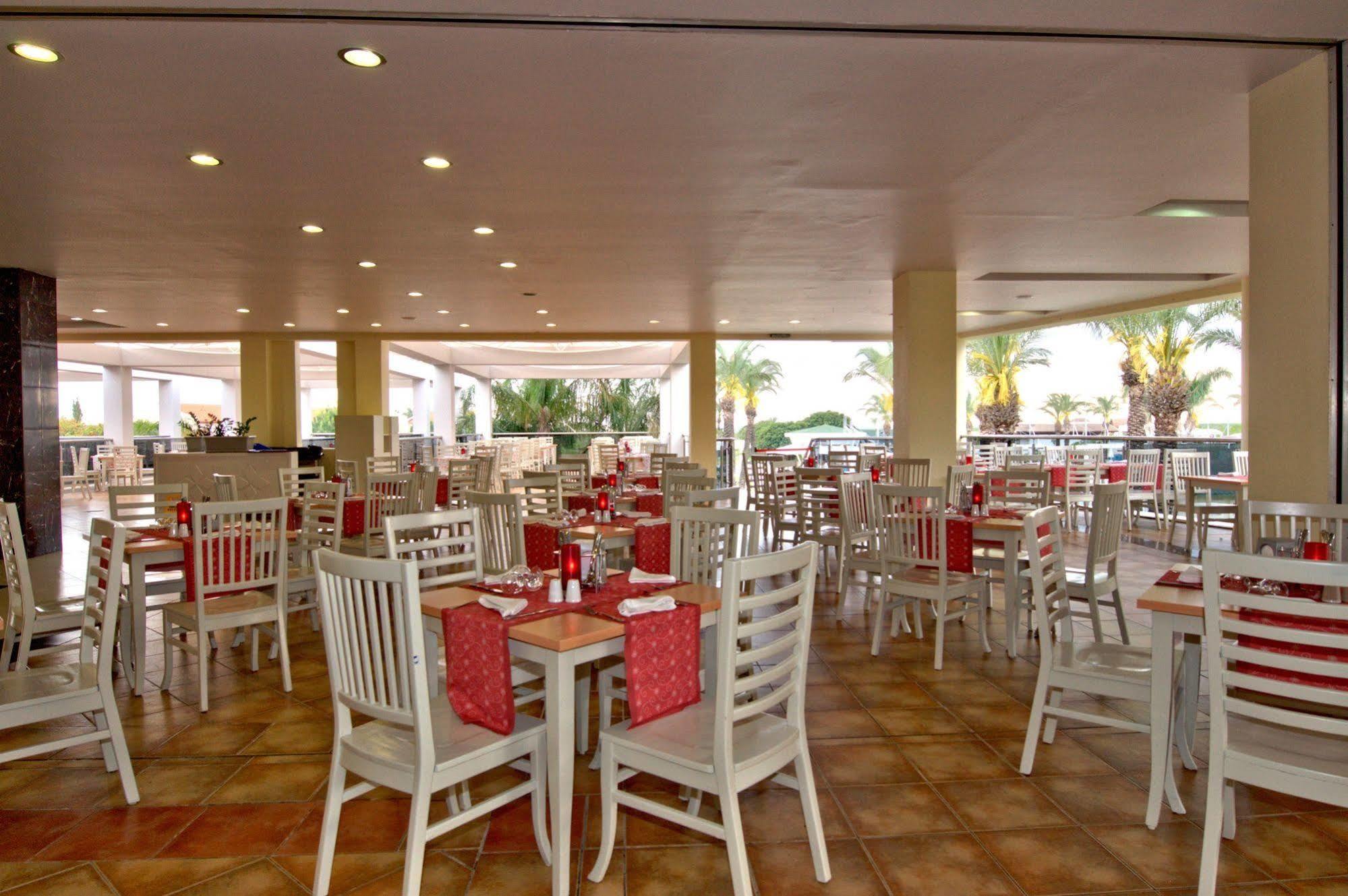 Suntopia Tropical Hotel 4*