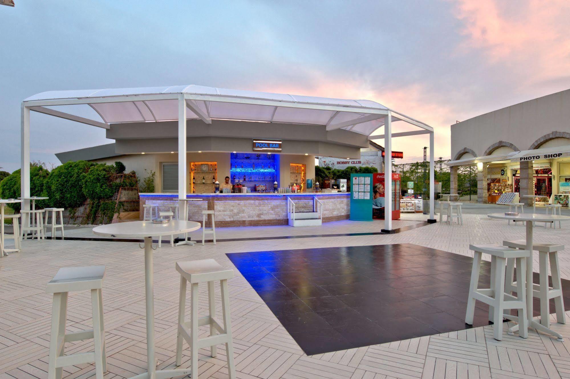 Hotel Suntopia Tropical