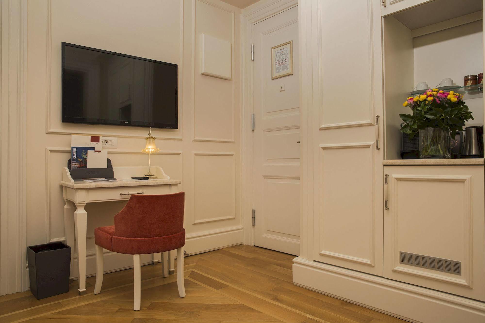 Corinne Art & Boutique Hotel 4*