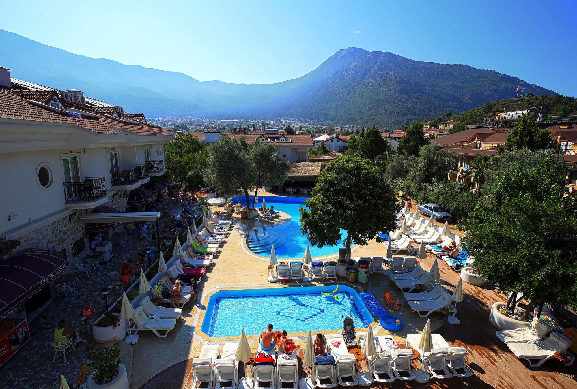 Hotel Pinehill & 3*